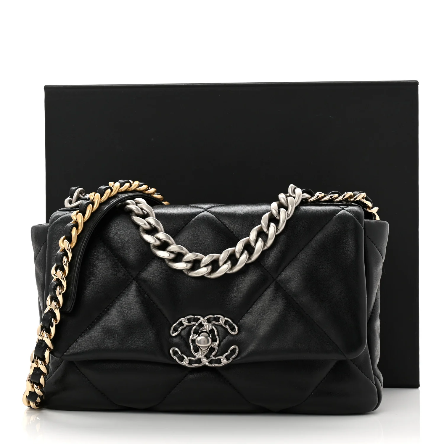 Lambskin Quilted Medium Chanel 19 Flap Black - Image 11