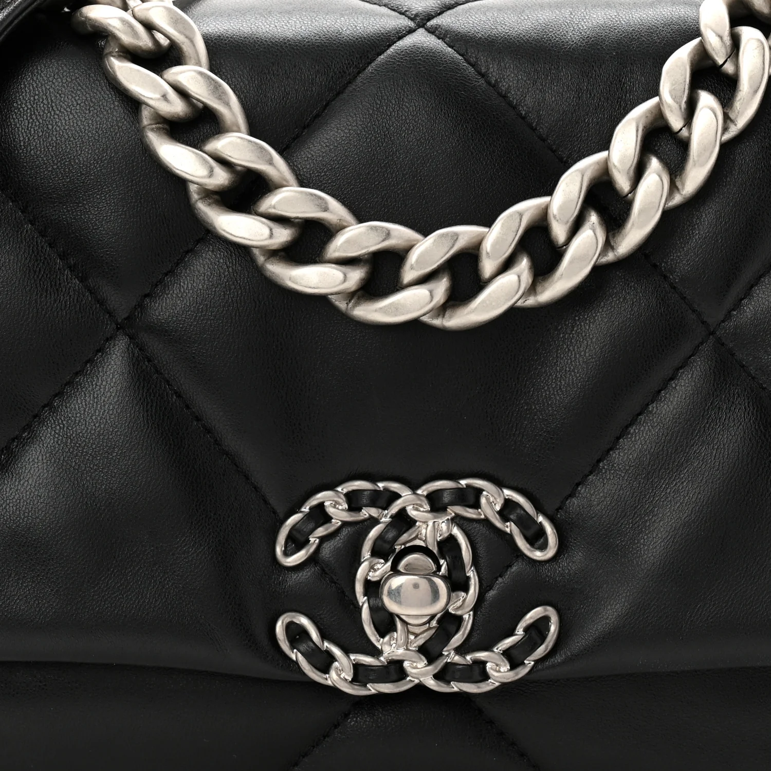 Lambskin Quilted Medium Chanel 19 Flap Black - Image 8