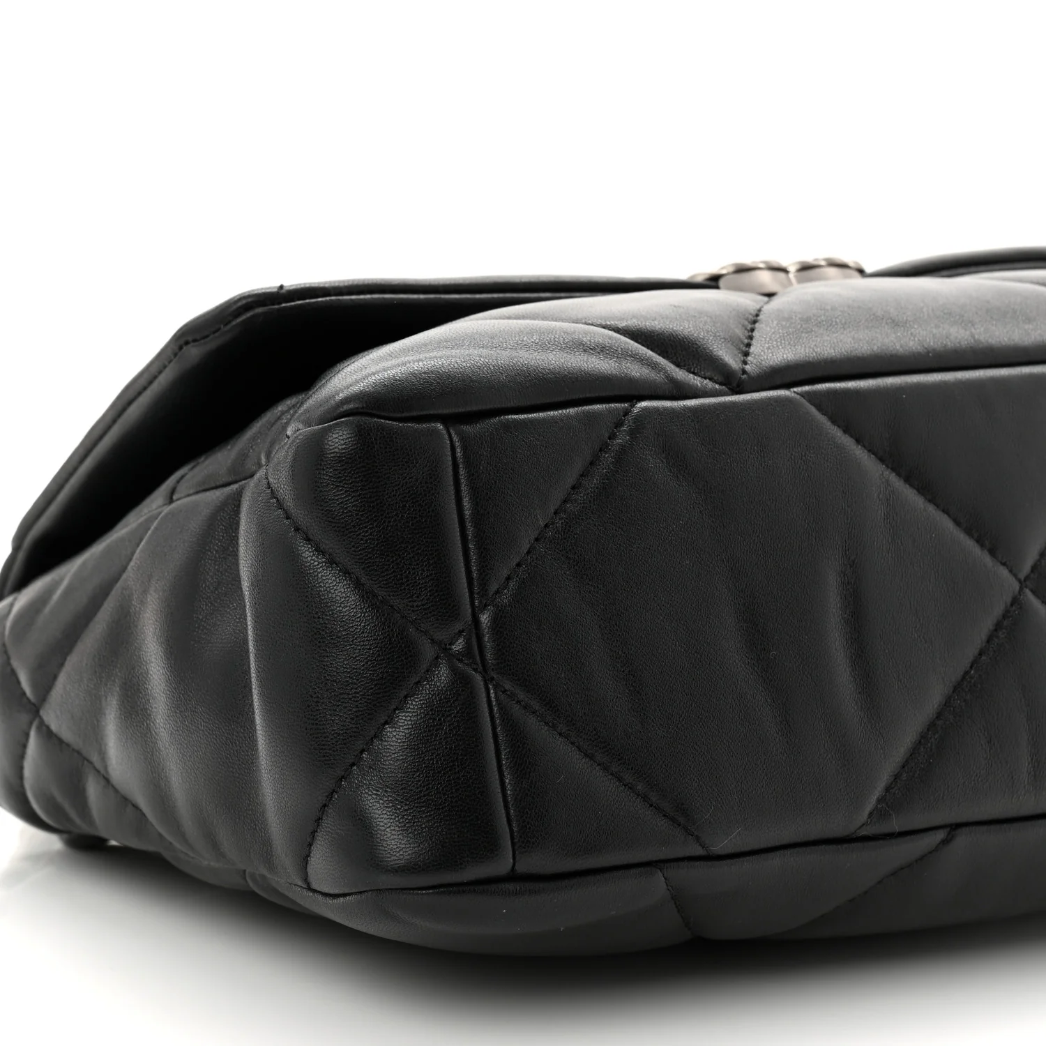 Lambskin Quilted Medium Chanel 19 Flap Black - Image 9