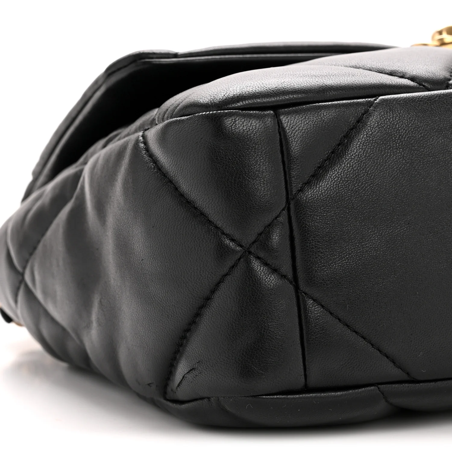 Lambskin Quilted Medium Chanel 19 Flap Black - Image 9