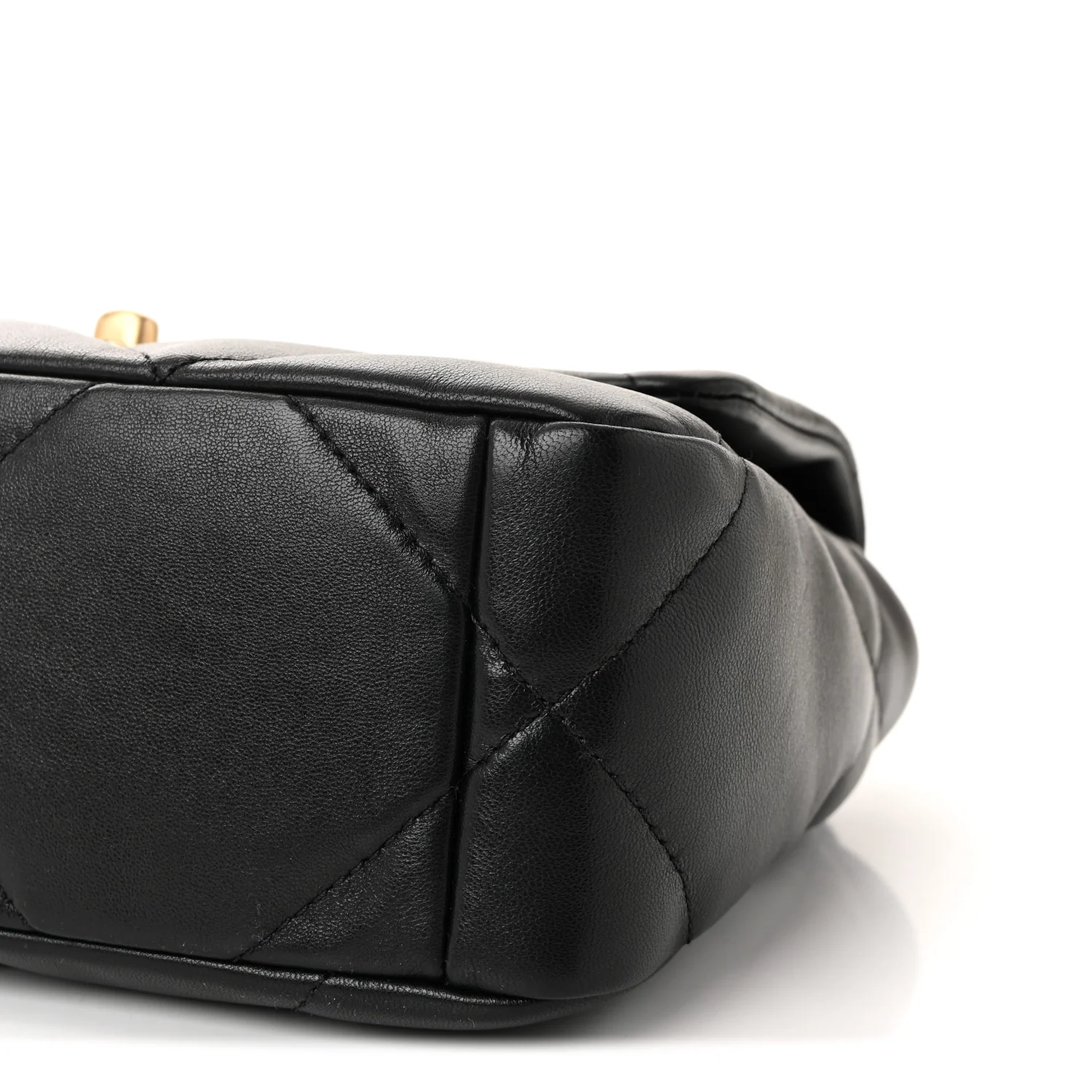 Lambskin Quilted Medium Chanel 19 Flap Black - Image 10