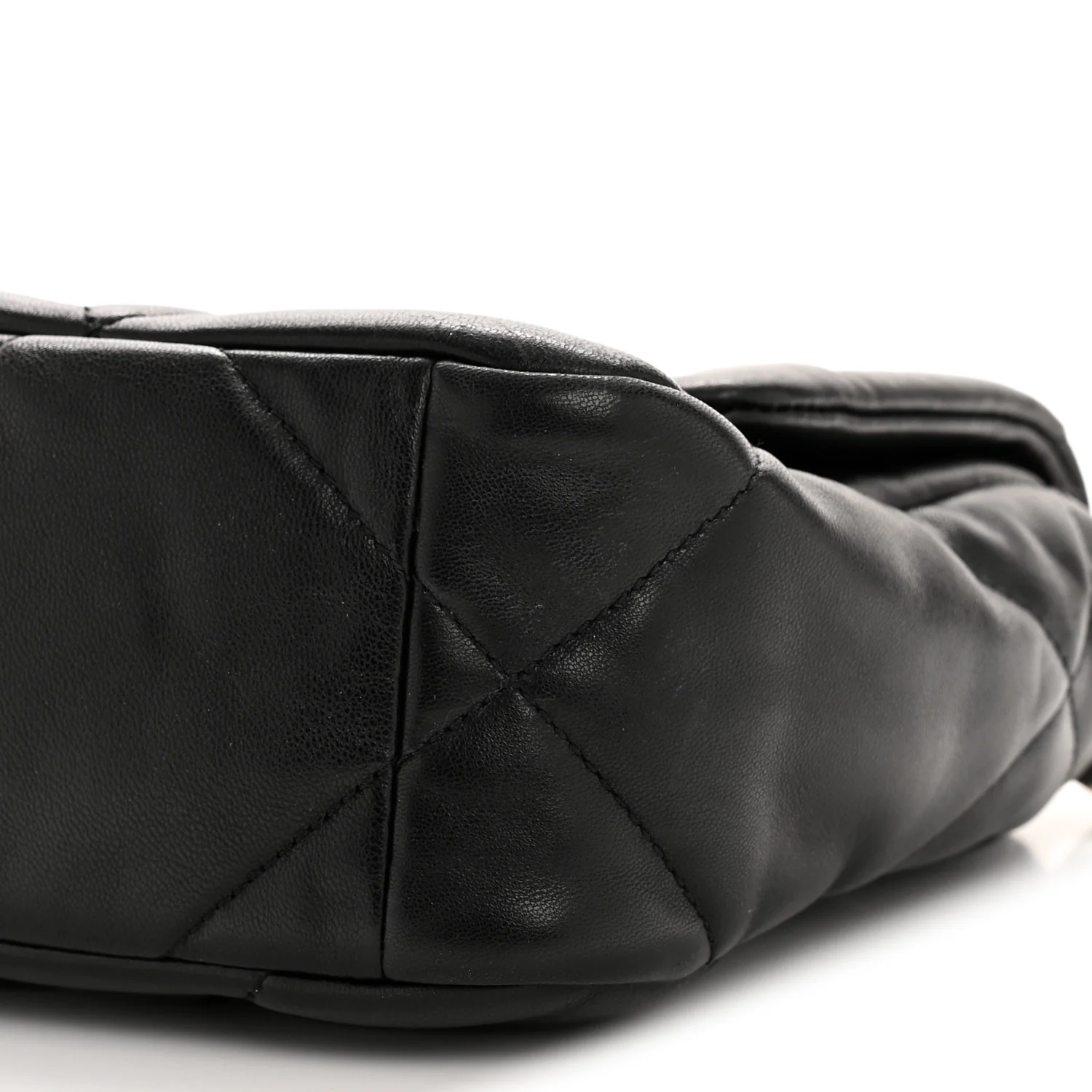 Lambskin Quilted Medium Chanel 19 Flap Black - Image 10