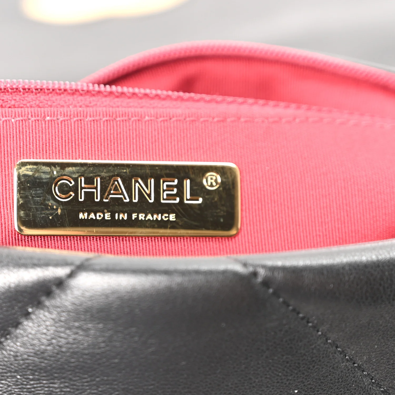 Lambskin Quilted Medium Chanel 19 Flap Black - Image 6