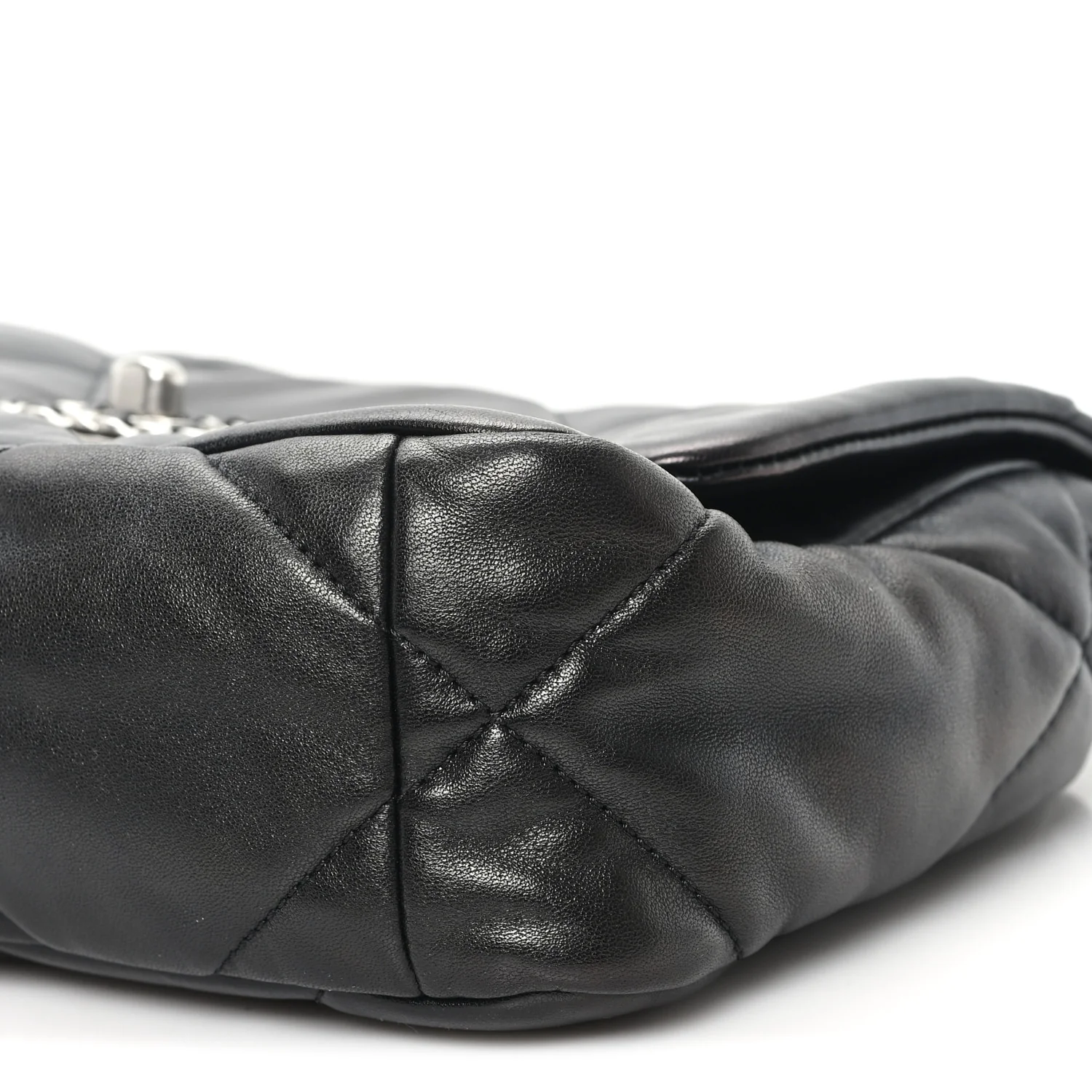 Lambskin Quilted Medium Chanel 19 Flap Black - Image 10