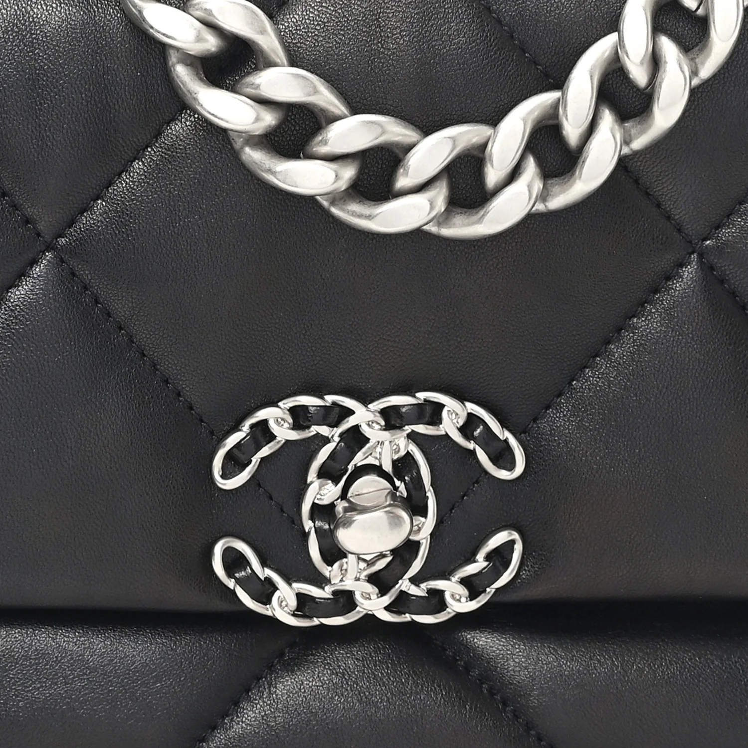Lambskin Quilted Medium Chanel 19 Flap Black - Image 8