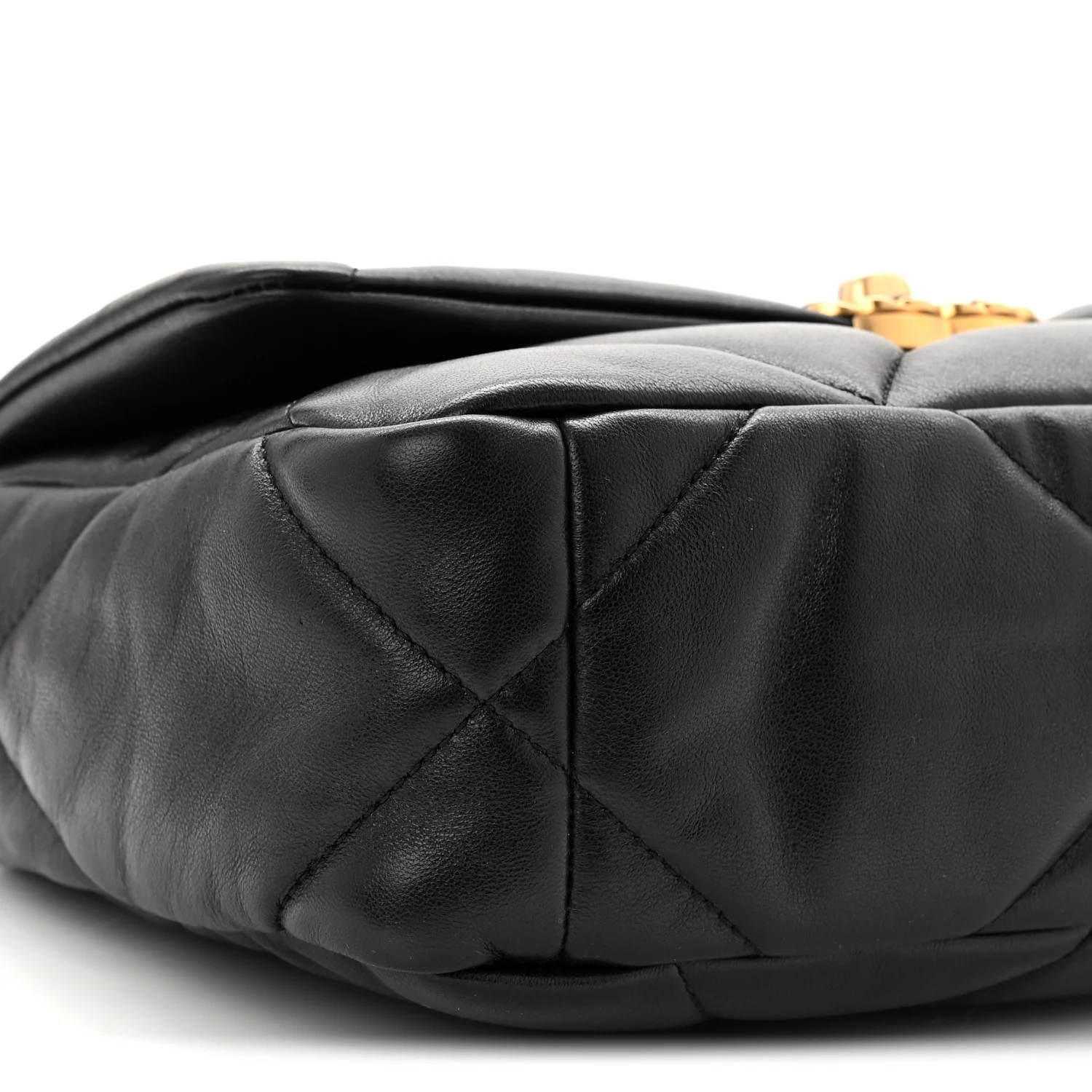 Lambskin Quilted Medium Chanel 19 Flap Black - Image 16