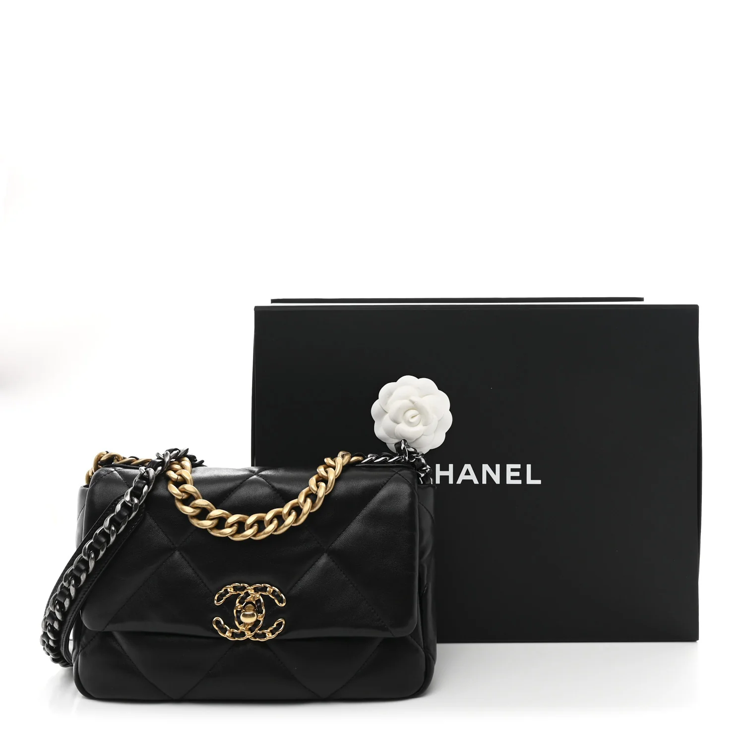 Lambskin Quilted Medium Chanel 19 Flap Black - Image 11