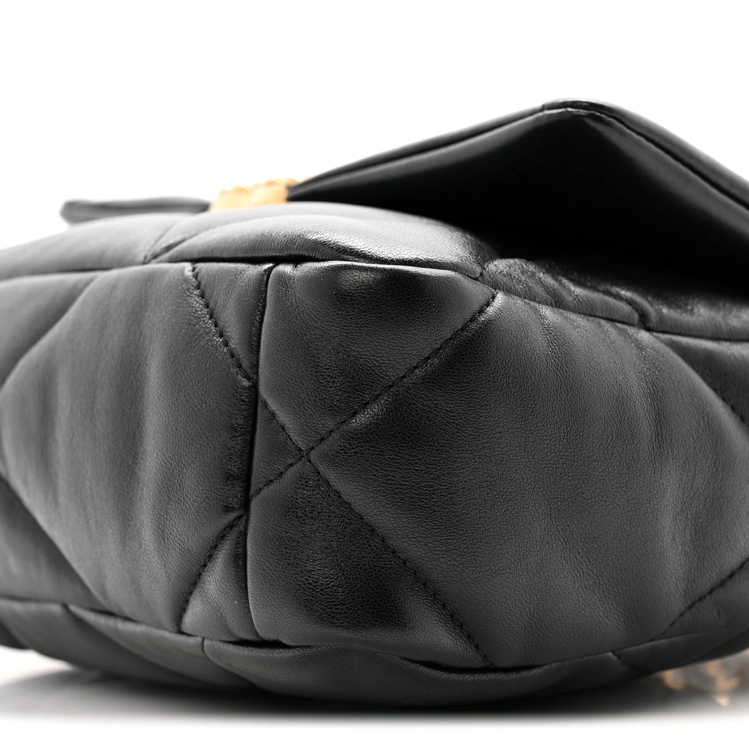 Lambskin Quilted Medium Chanel 19 Flap Black - Image 10