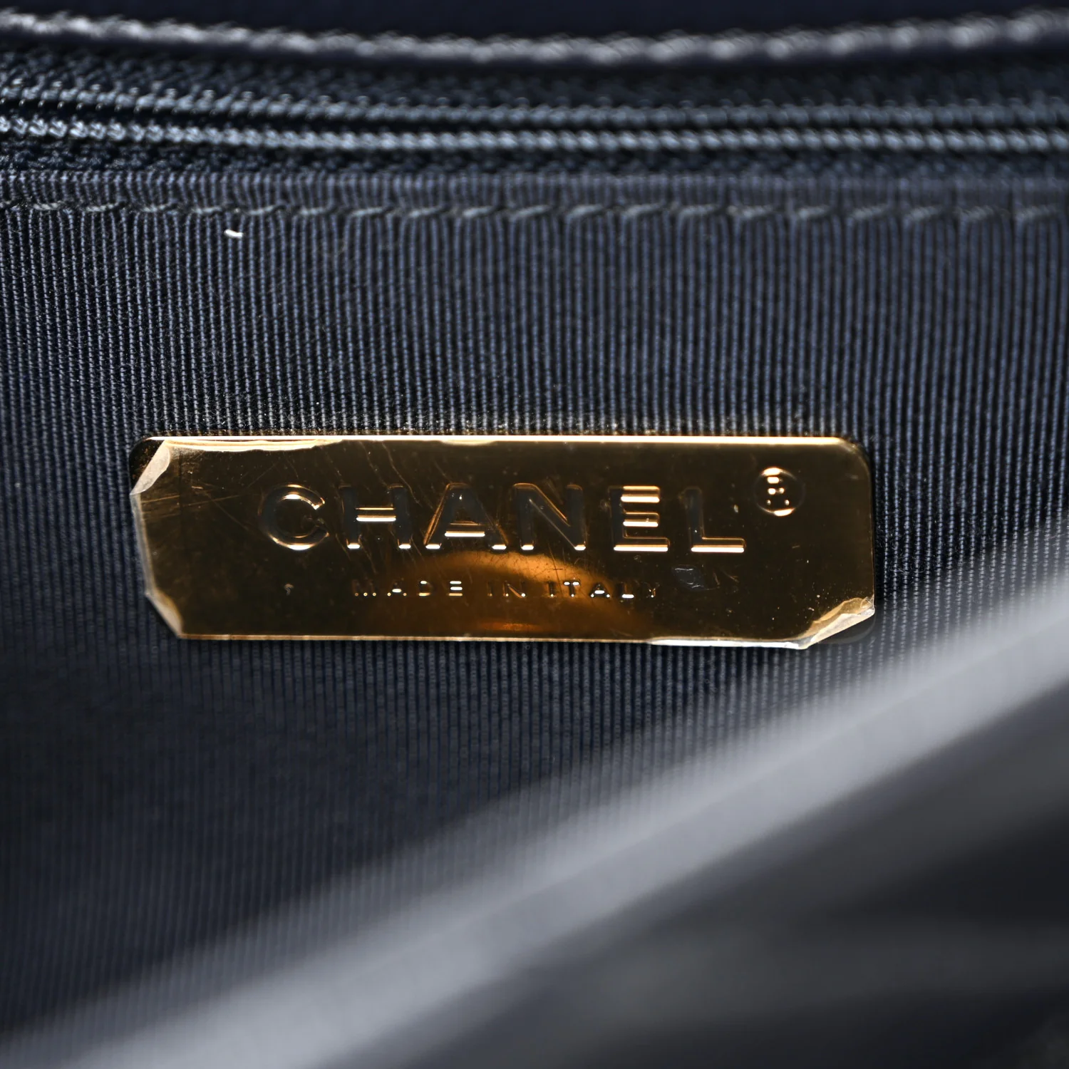Lambskin Quilted Medium Chanel 19 Flap Navy Blue - Image 6