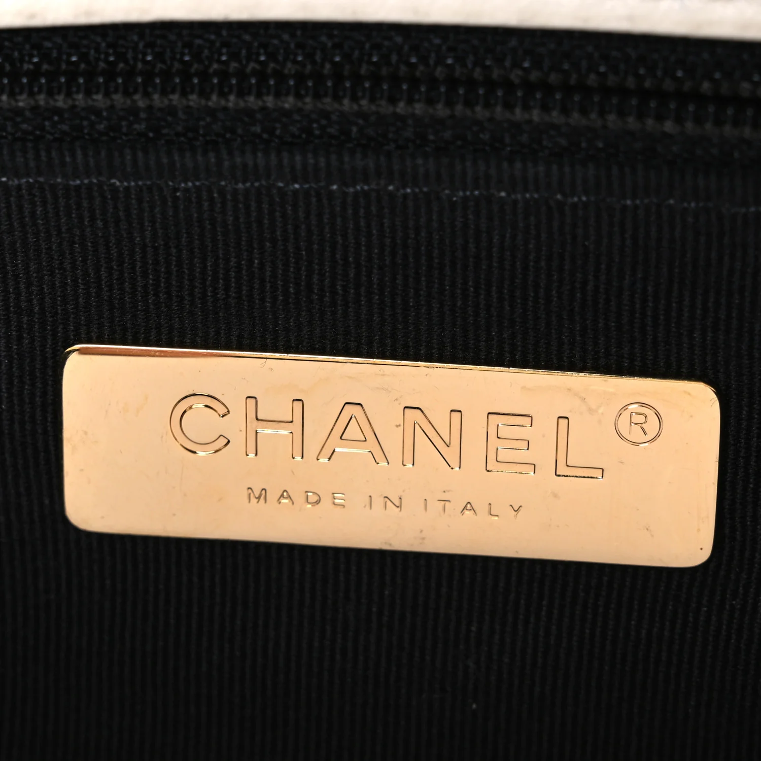 Lambskin Quilted Medium Chanel 19 Flap White - Image 6