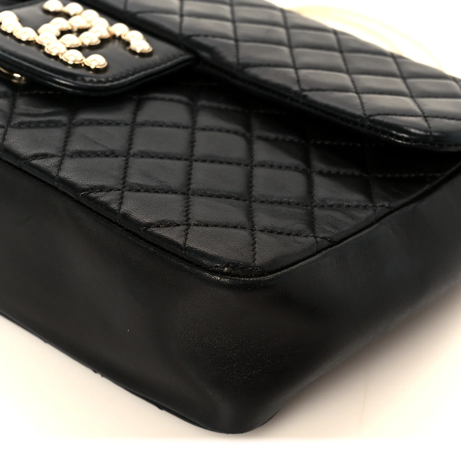 Lambskin Quilted Medium Westminster Pearl Flap Black - Image 10