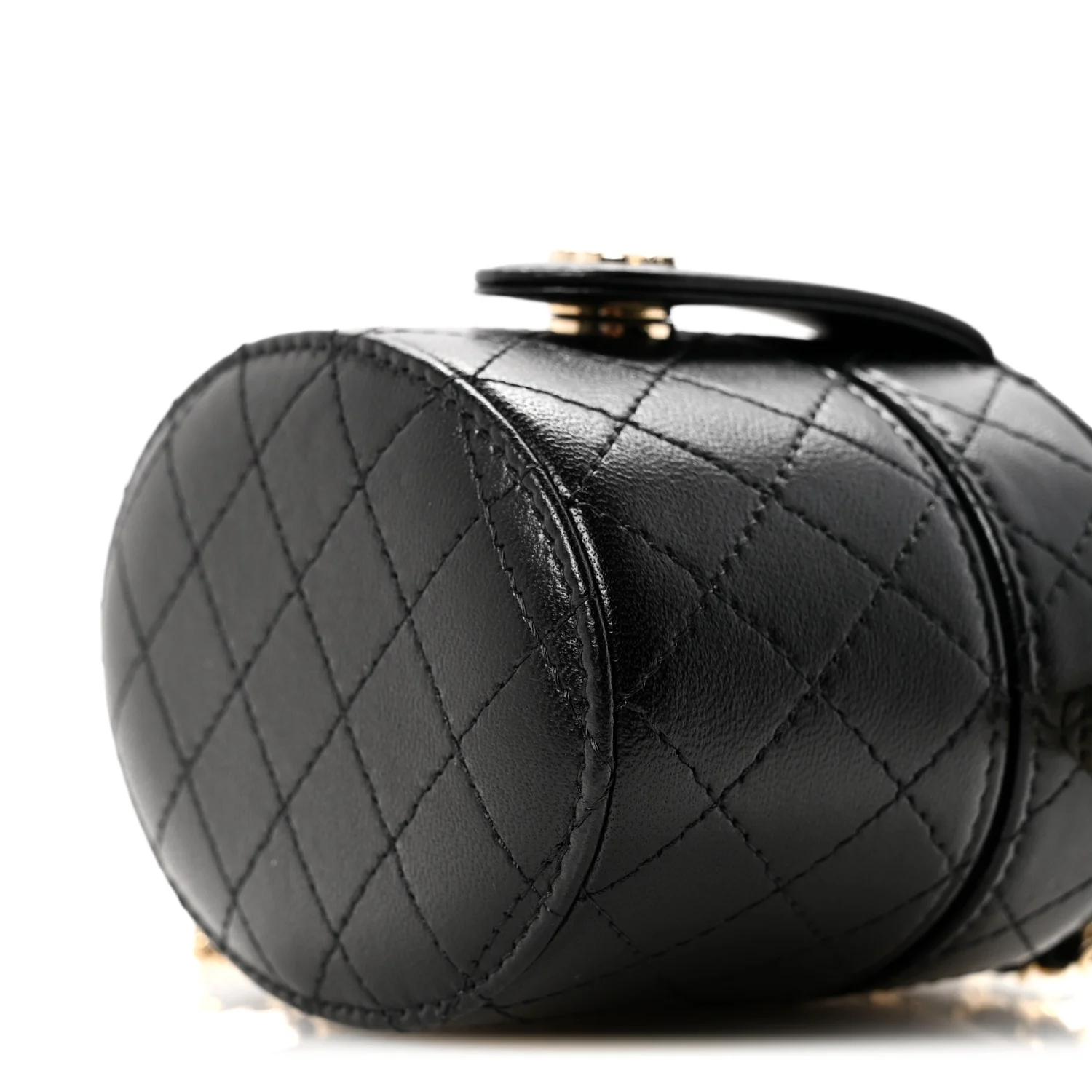 Lambskin Quilted Mini Round Vanity Case With Chain Black - Image 10