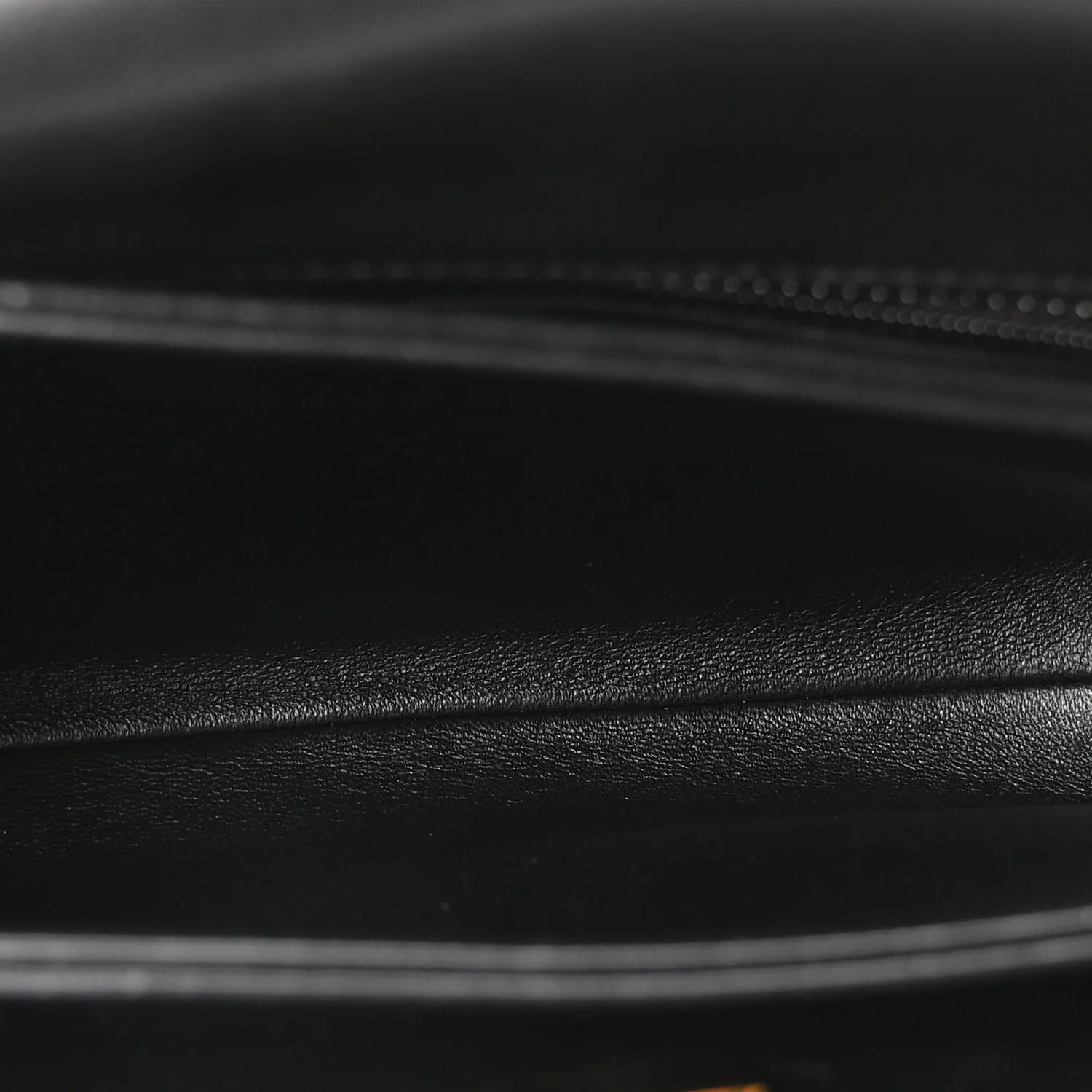 Lambskin Quilted On And On Medium Chain Flap Black - Image 5