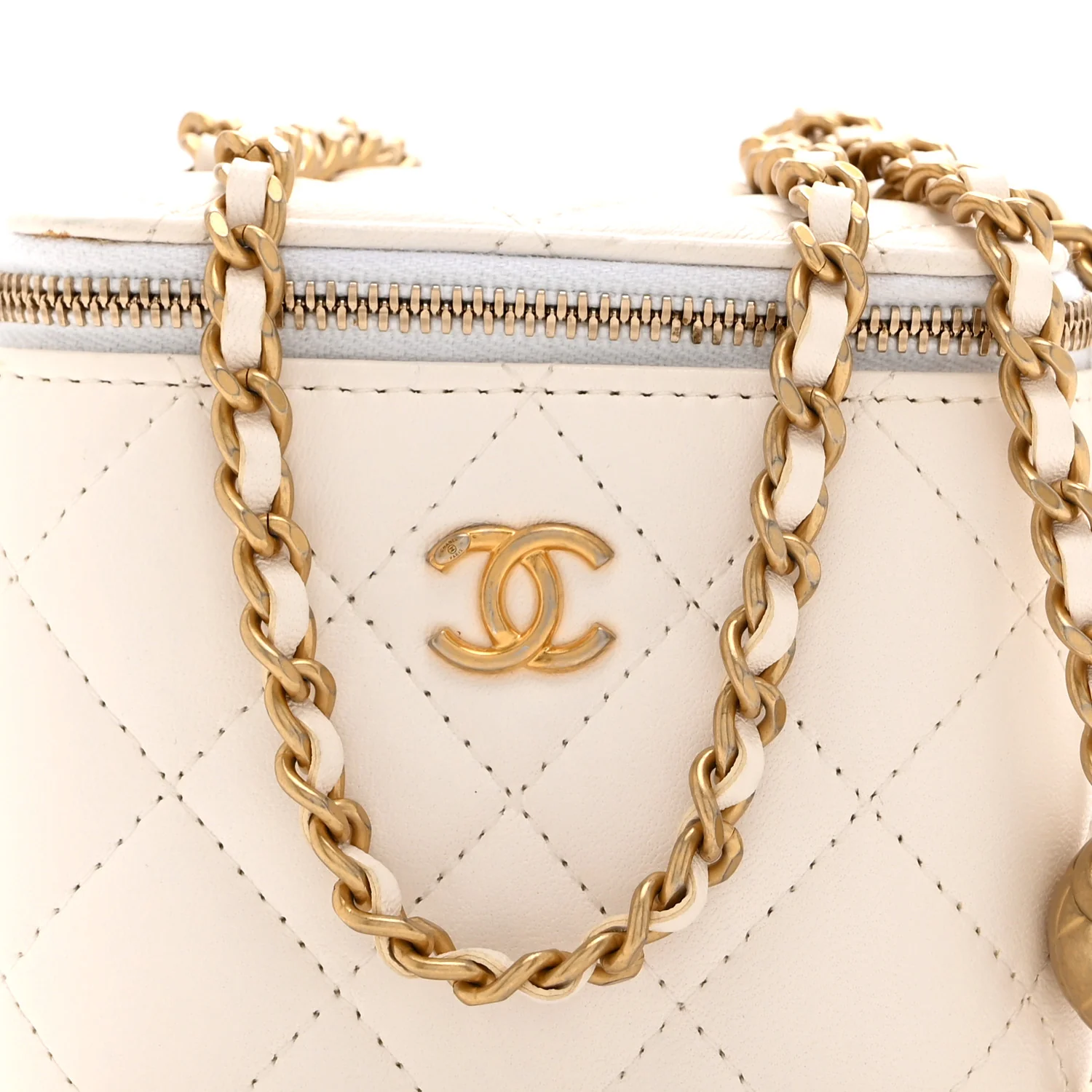 Lambskin Quilted Pearl Crush Mini Vanity Case With Chain White - Image 8