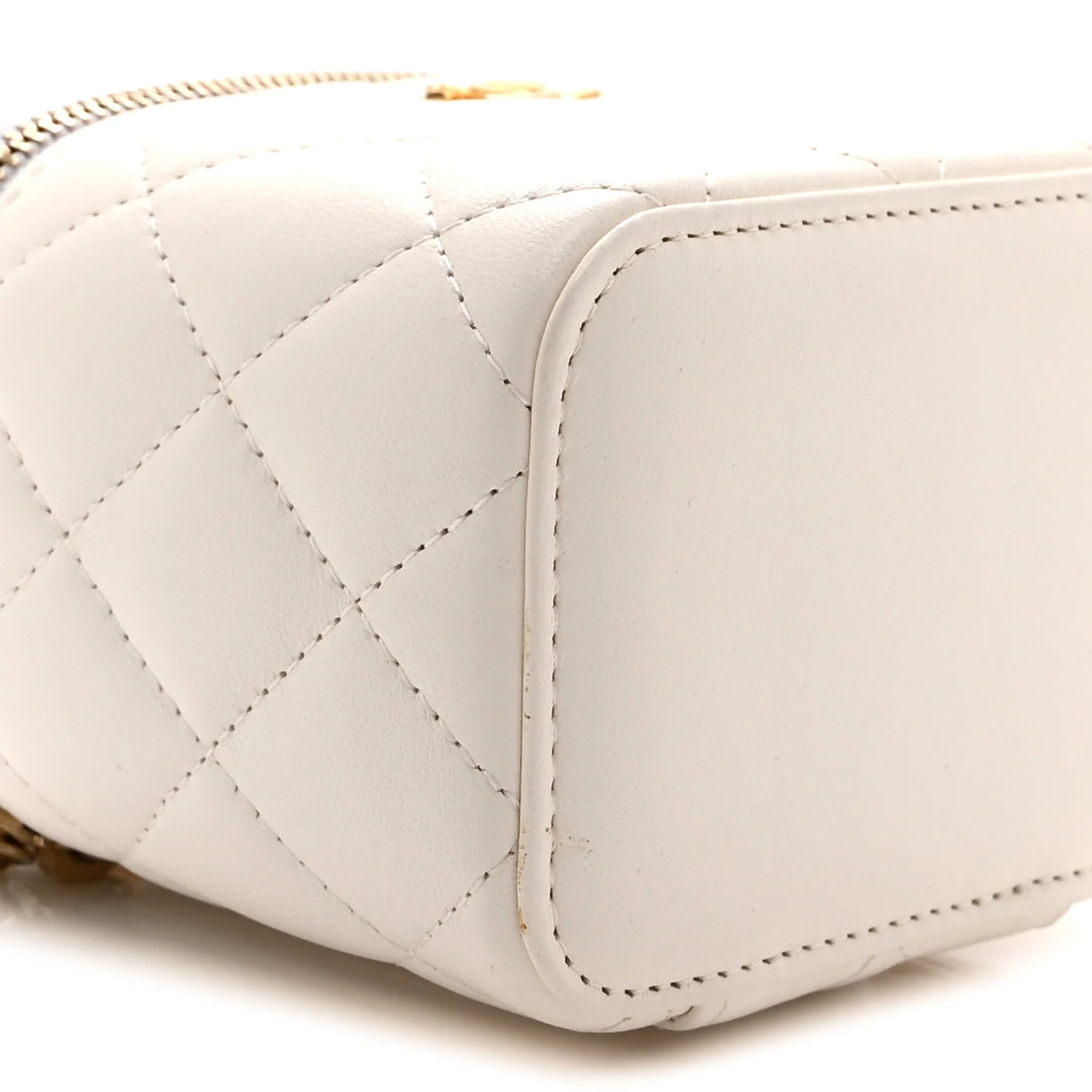 Lambskin Quilted Pearl Crush Mini Vanity Case With Chain White - Image 9