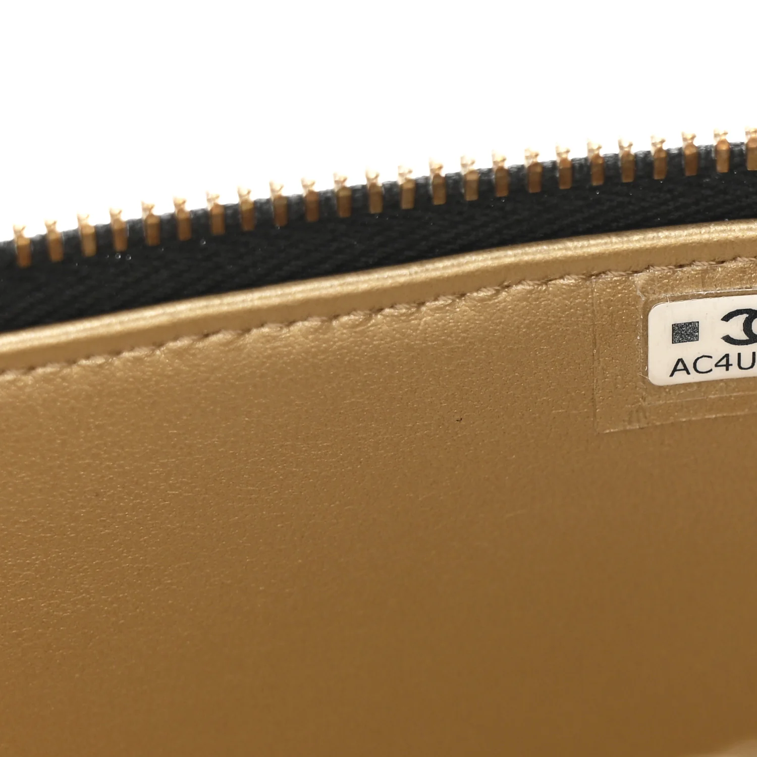 Lambskin Quilted Pearl Crush Small Vanity Case With Chain Black - Image 7