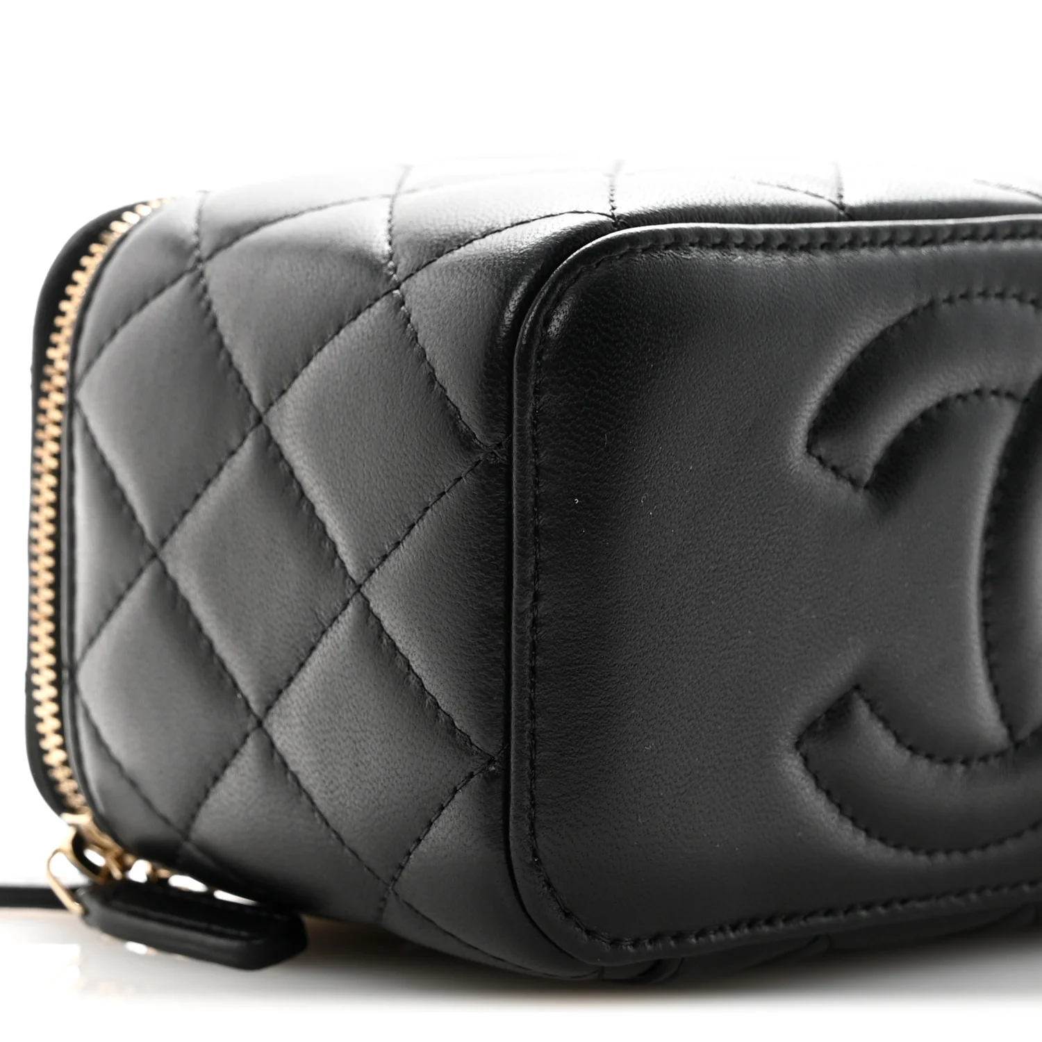 Lambskin Quilted Pearl Crush Small Vanity Case With Chain Black - Image 9
