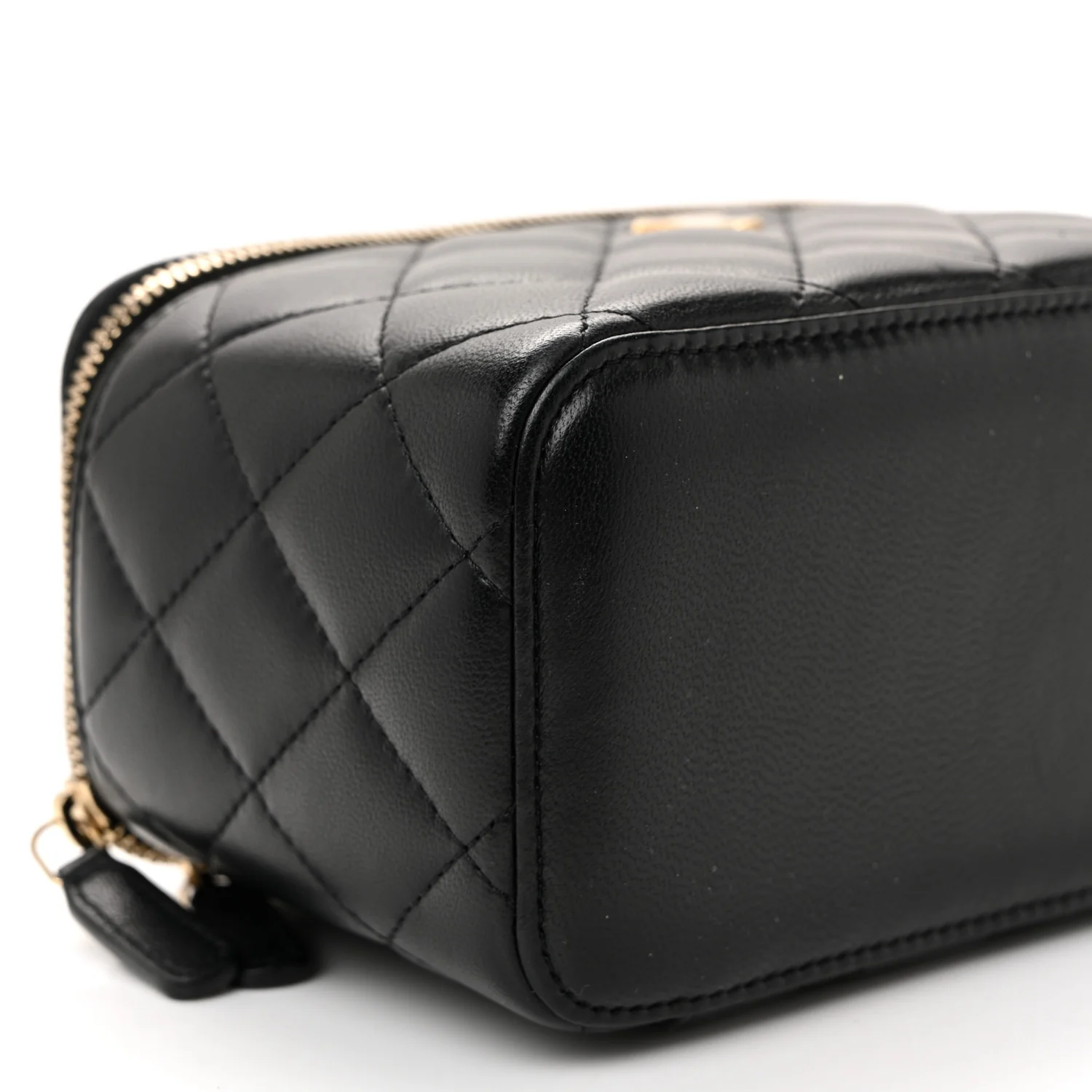 Lambskin Quilted Pearl Crush Small Vanity Case With Chain Black - Image 9