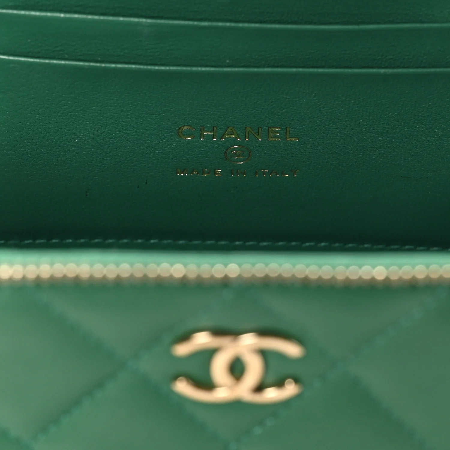 Lambskin Quilted Small Top Handle Vanity Case With Chain Green - Image 7