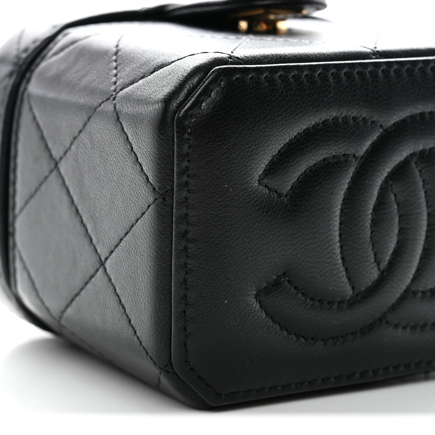 Lambskin Quilted Vanity Clutch With Chain Black - Image 25