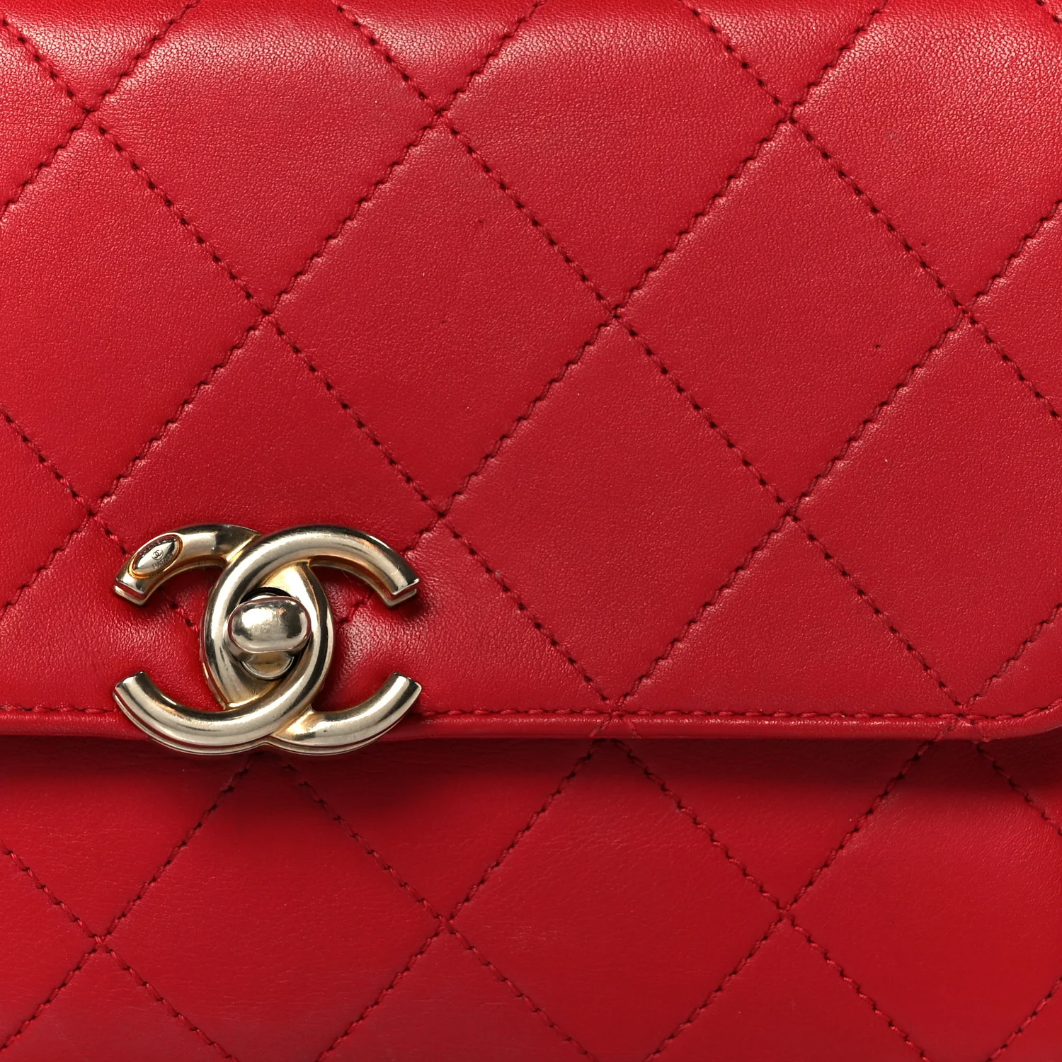Lambskin Stitched Pearl Logo Top Handle Flap Red - Image 9