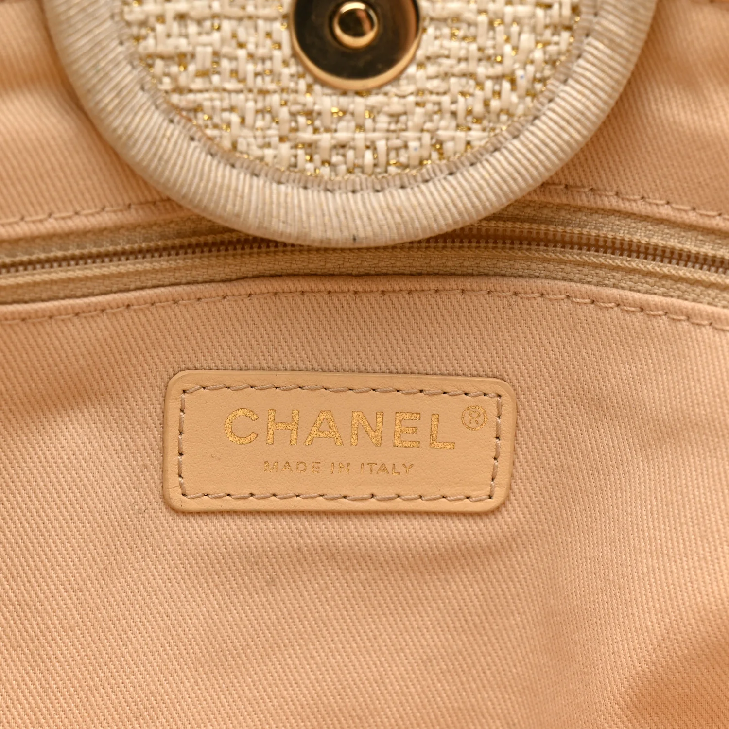 Lurex Boucle Medium Deauville Tote White - Image 6