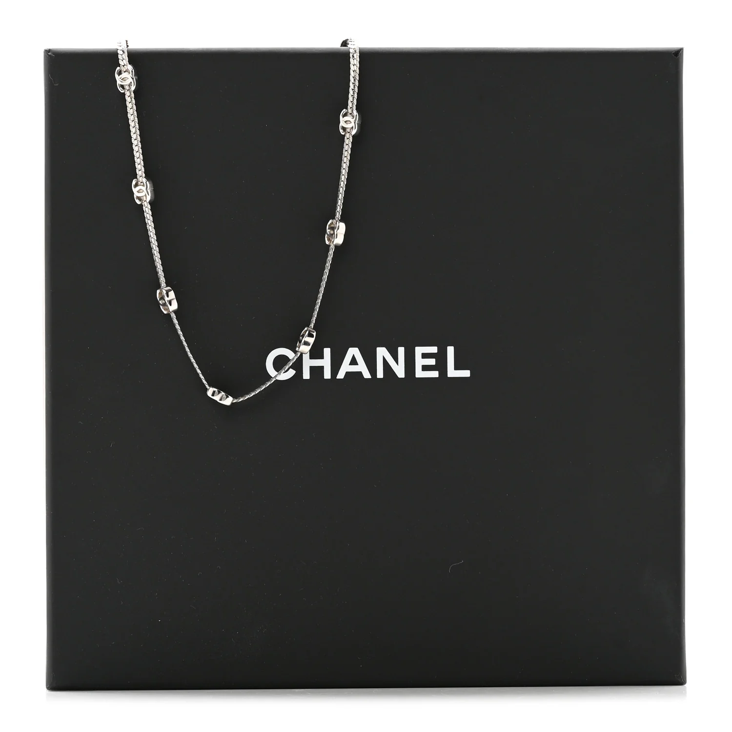 Metal CC Short Chain Necklace Silver - Image 5