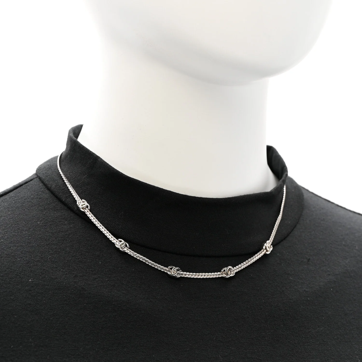 Metal CC Short Chain Necklace Silver - Image 2