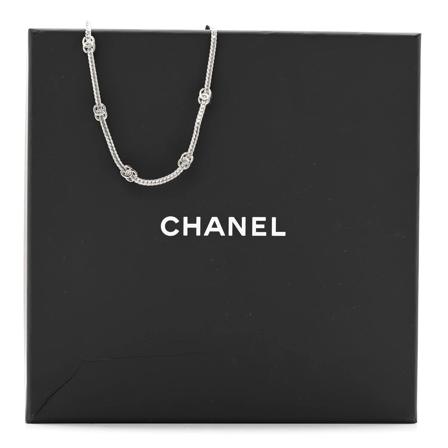 Metal CC Short Chain Necklace Silver - Image 6