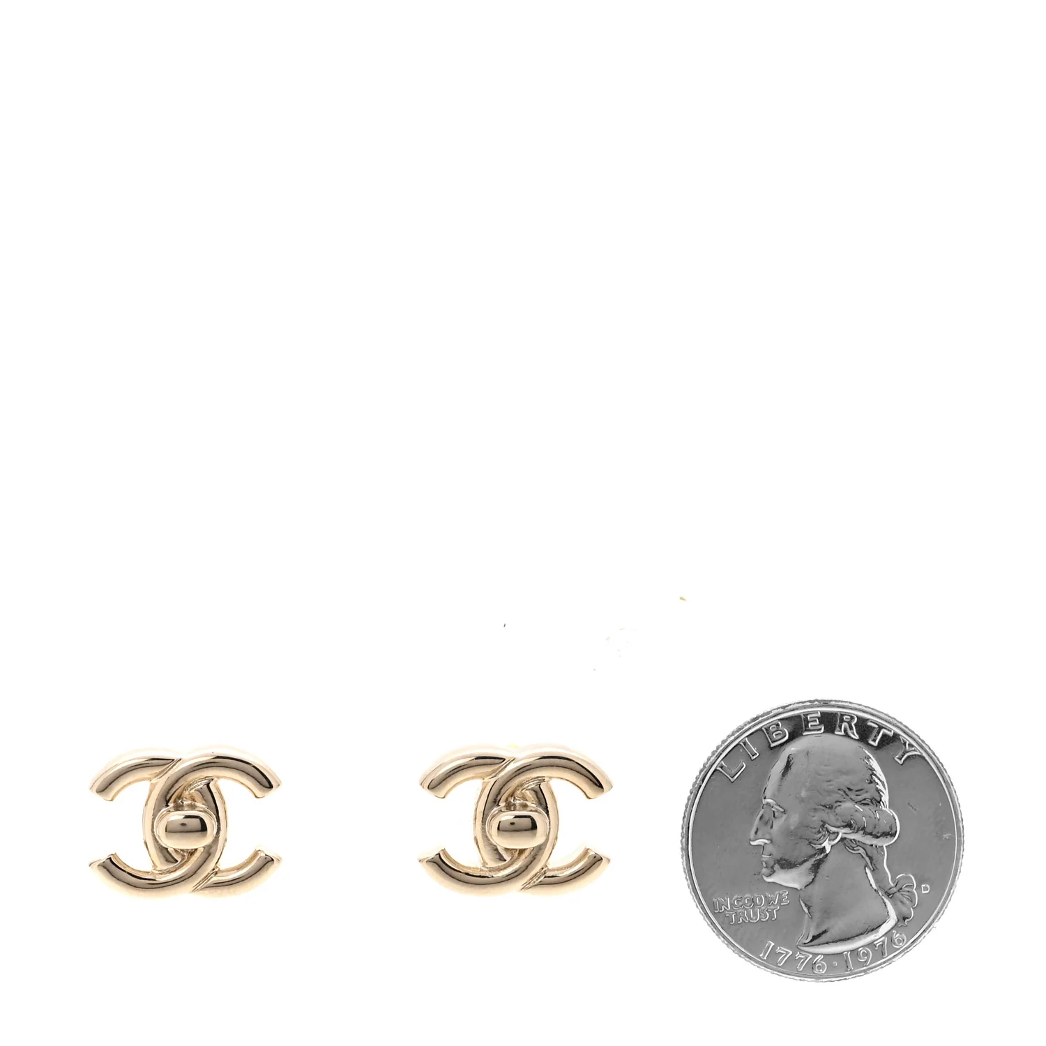 Metal CC Turnlock Earrings Gold - Image 2