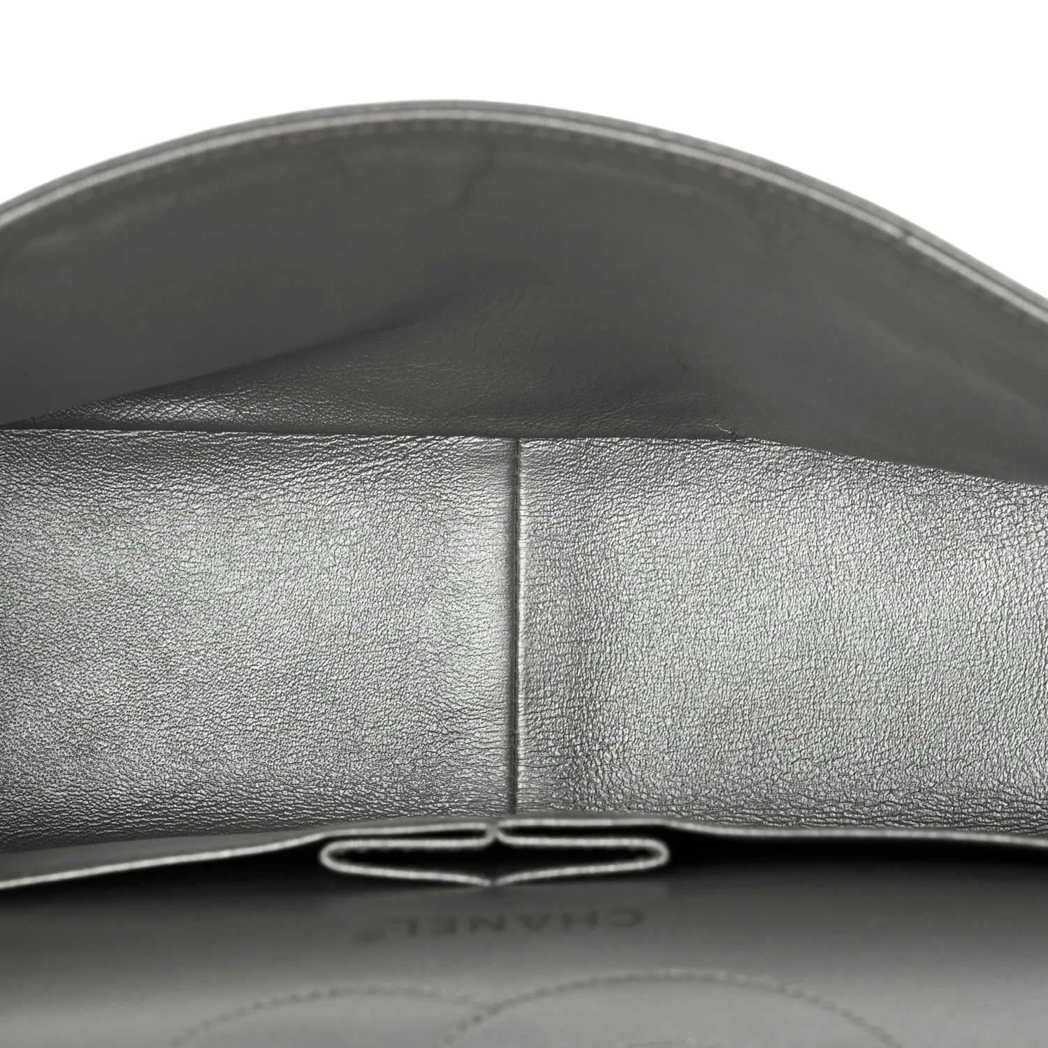 Metallic Aged Calfskin Quilted 2.55 Reissue 226 Flap Silver - Image 11