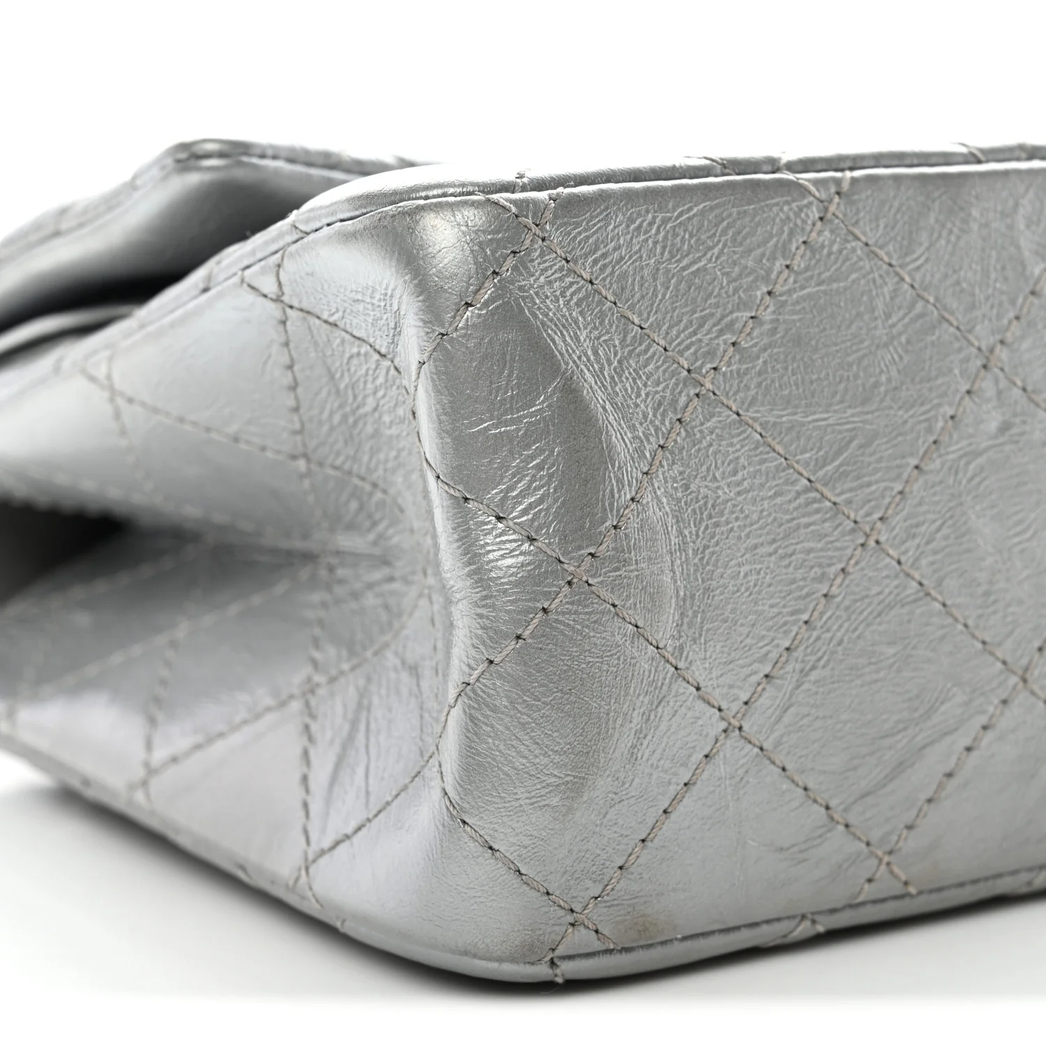 Metallic Aged Calfskin Quilted 2.55 Reissue 226 Flap Silver - Image 24