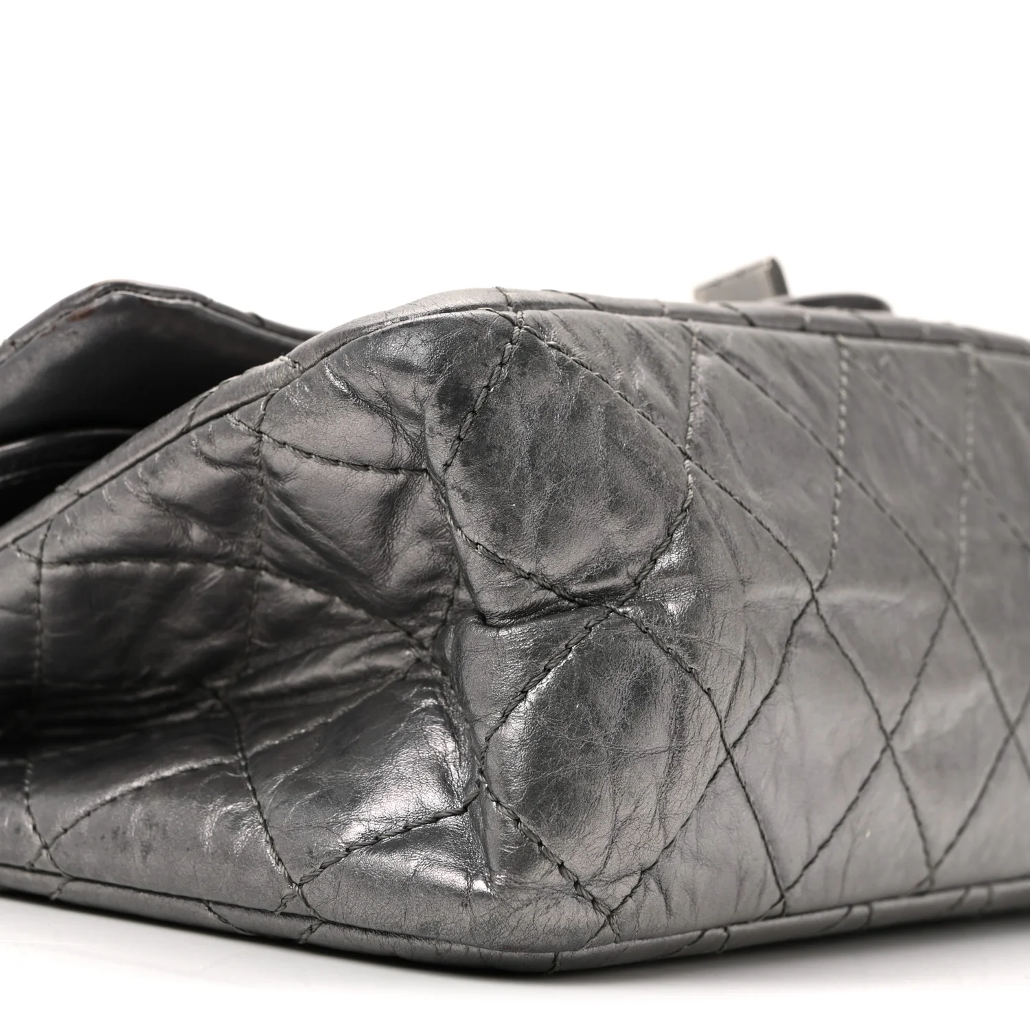 Metallic Aged Calfskin Quilted 2.55 Reissue 227 Flap Dark Silver - Image 24