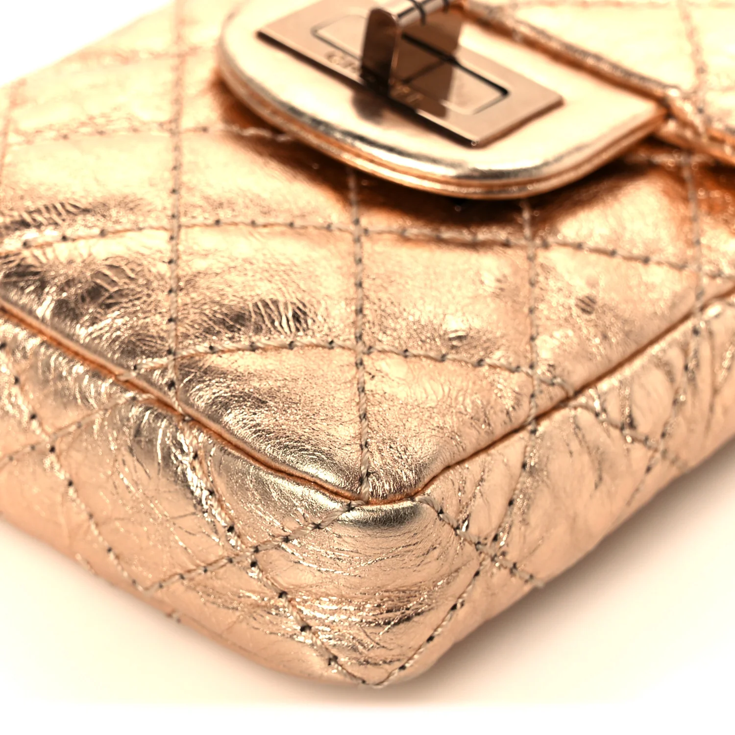Metallic Aged Calfskin Quilted 2.55 Reissue Phone Case Rose Gold - Image 10