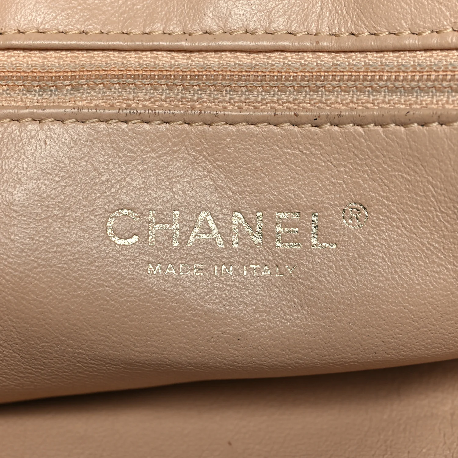 Metallic Calfskin Luxe Ligne Tote Gold - Image 6