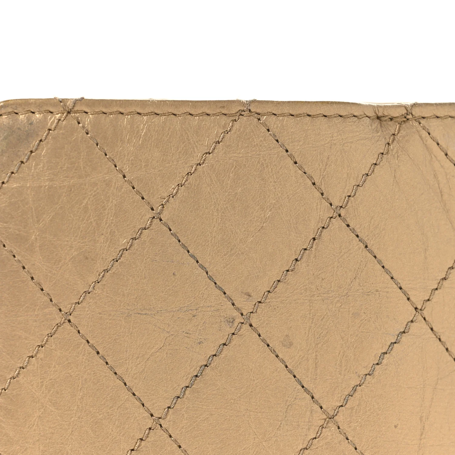 Metallic Calfskin Quilted Brilliant Zipped Pocket Wallet Gold - Image 10