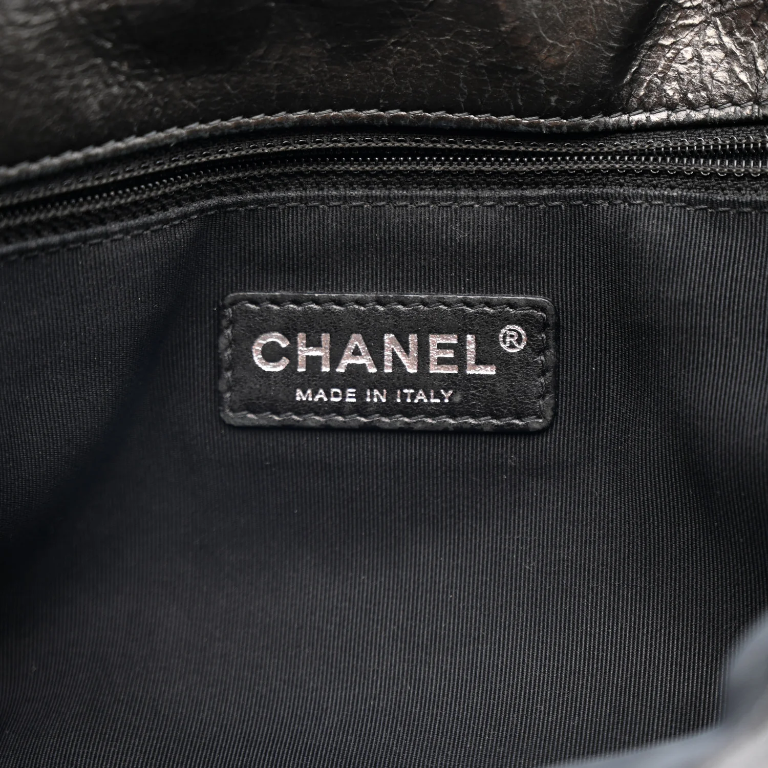 Metallic Calfskin Quilted Medium Chain Me Flap Grey - Image 6