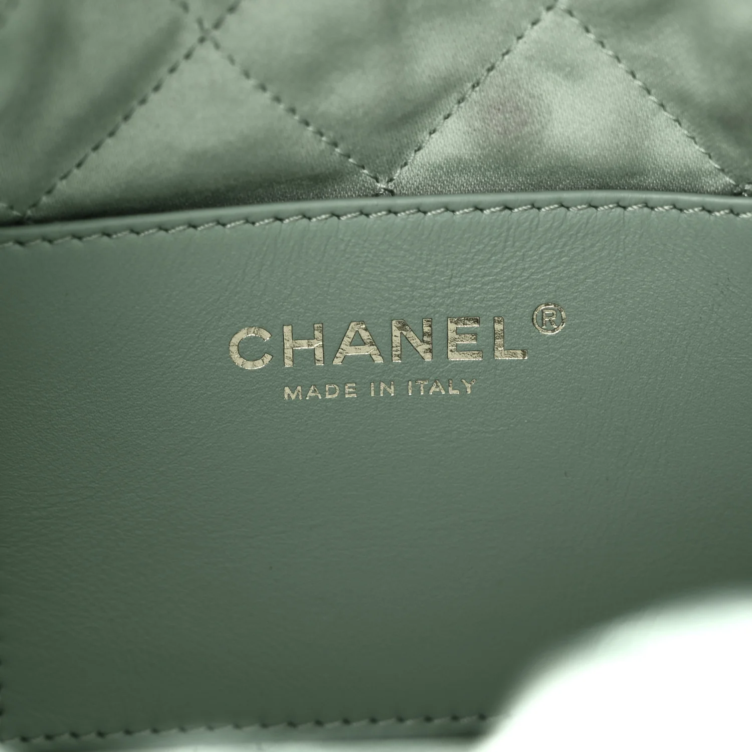 Metallic Calfskin Quilted Mini Chanel 22 Green - Image 6