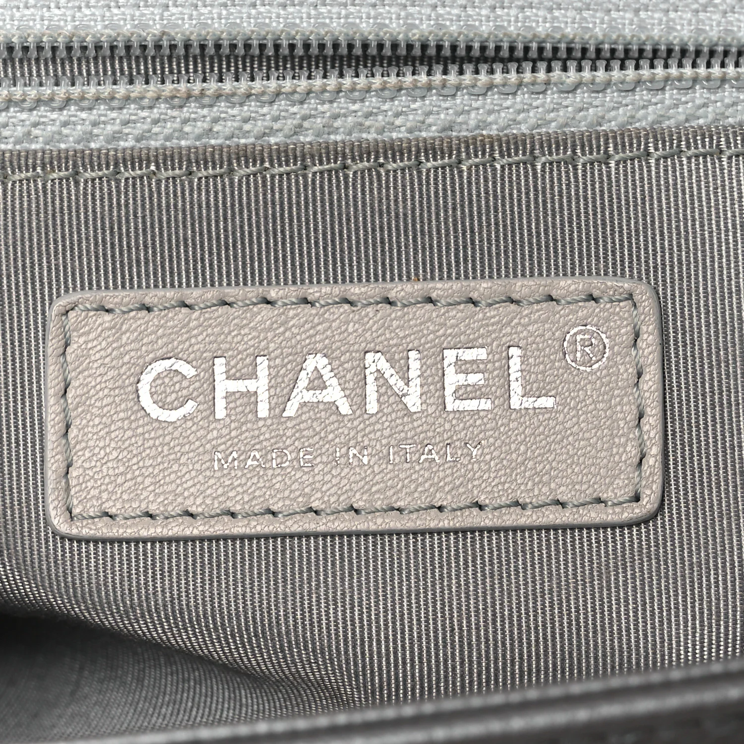 Metallic Caviar Chevron Quilted New Medium Boy Flap Silver - Image 6