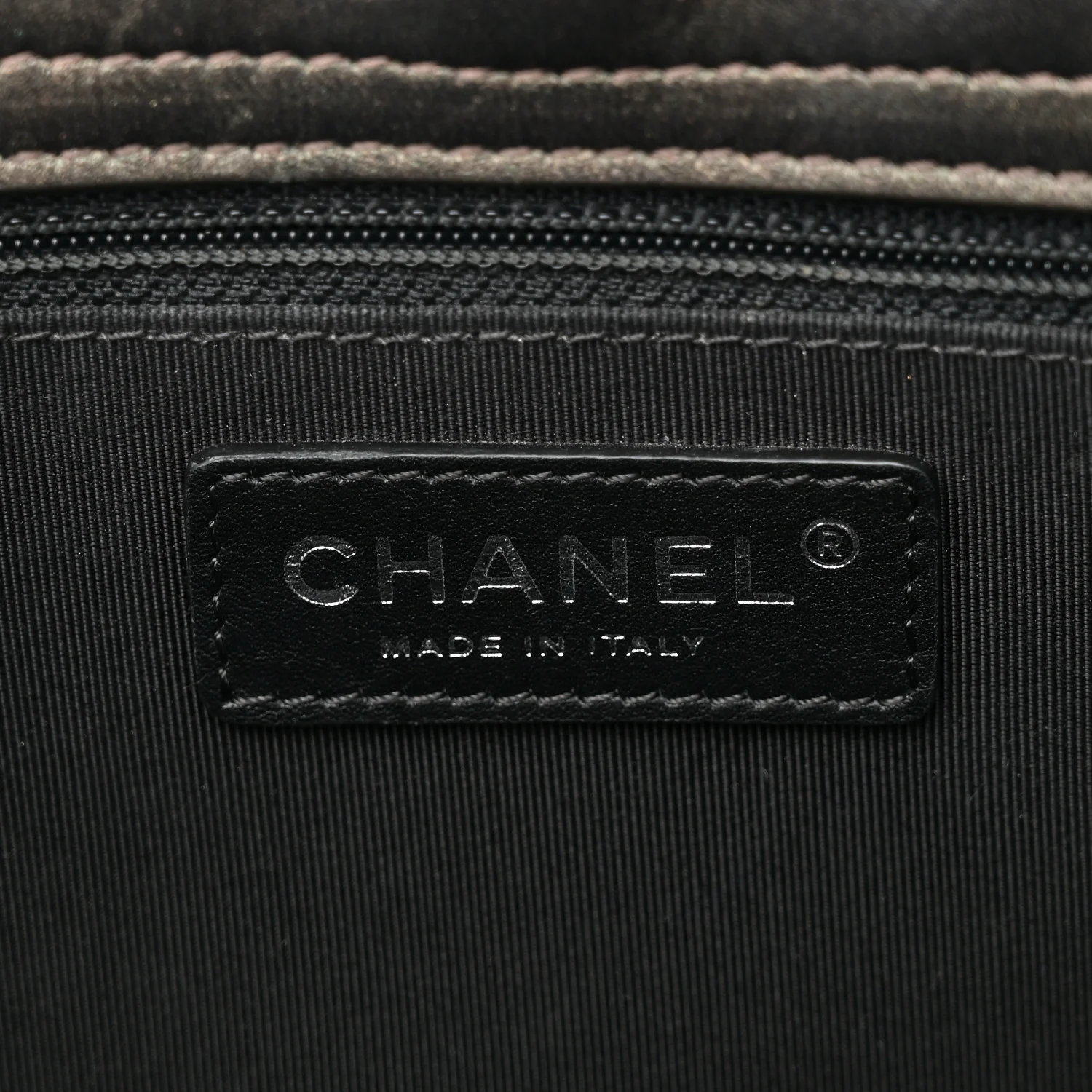 Metallic Goatskin Quilted Medium Rock In Rome Tote Charcoal - Image 6