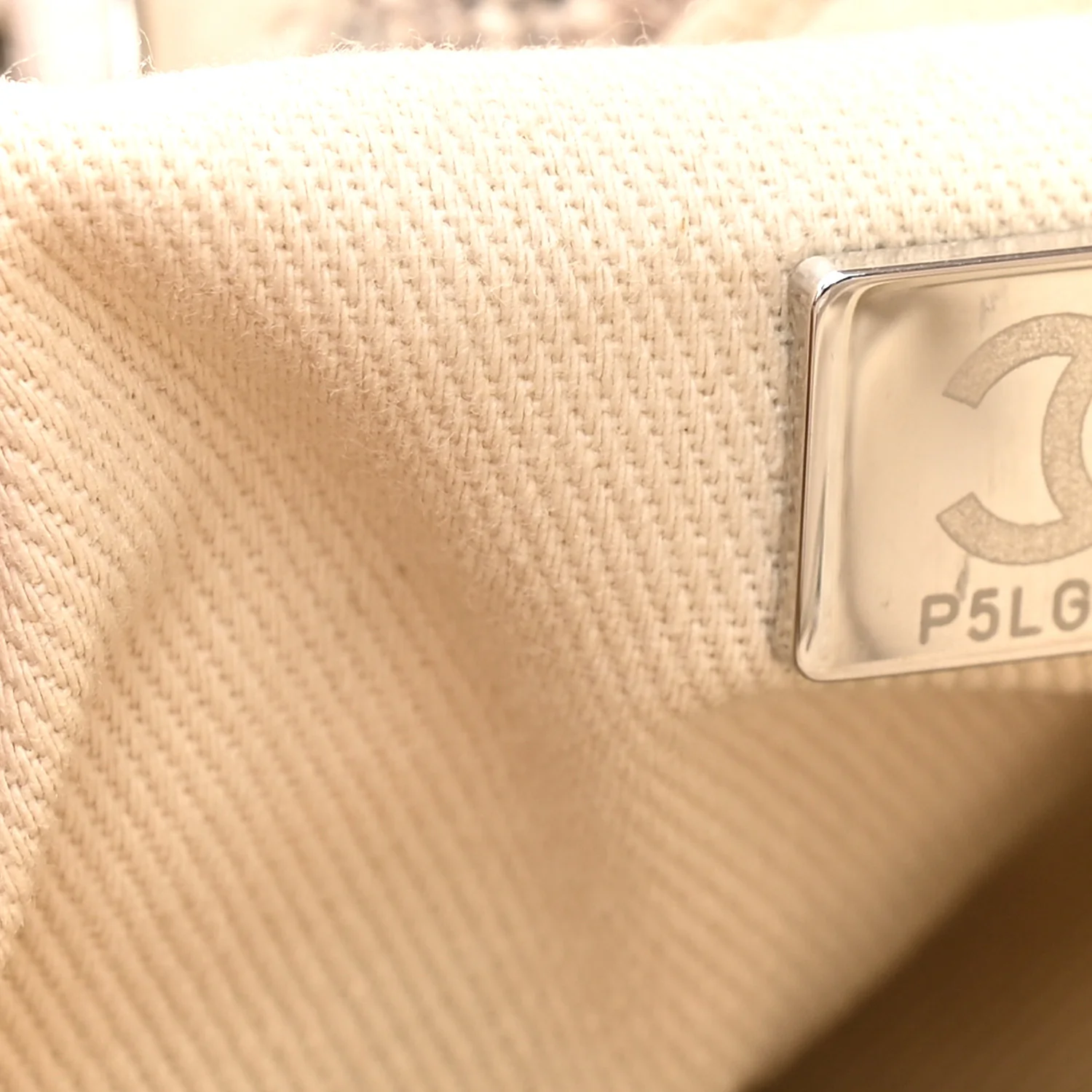 Mixed Fibers Calfskin Medium Deauville Tote Beige White - Image 7
