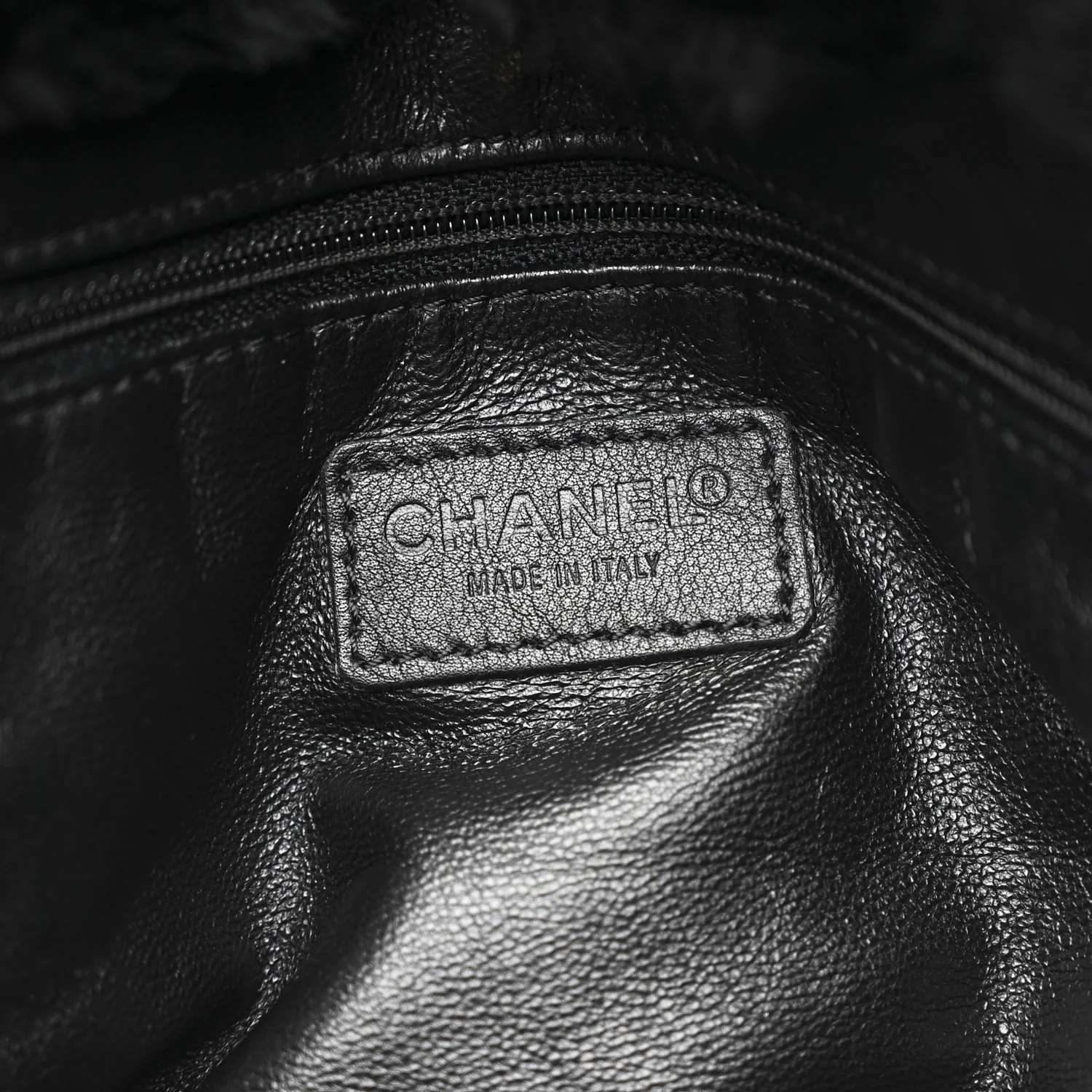 Orylag Rabbit Fur CC Tote Black - Image 6