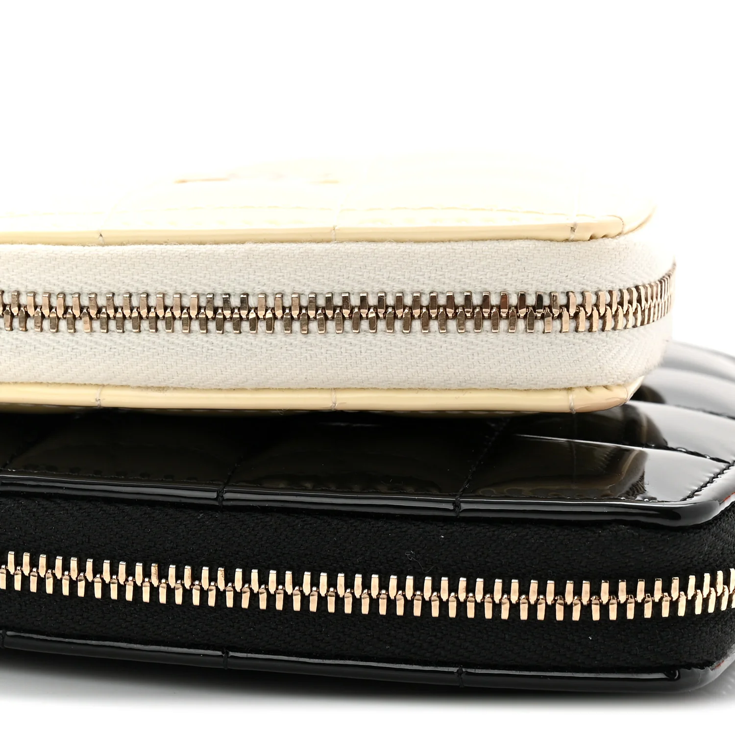 Patent Calfskin Resin Quilted CC Heart Clutch With Chain  Black - Image 8