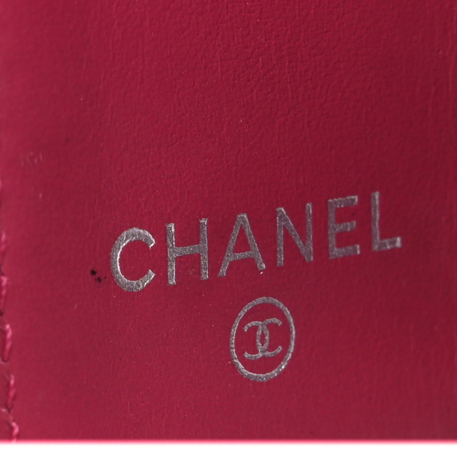 Patent Quilted 6 Key Holder Red - Image 6