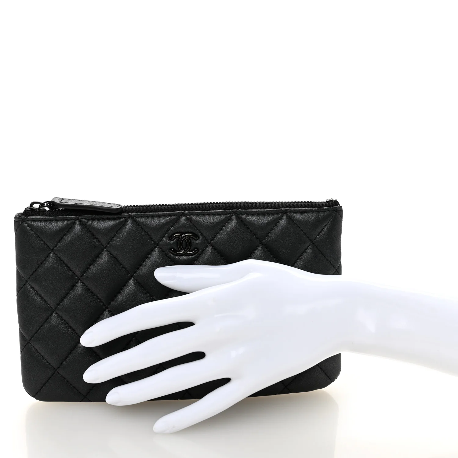 Pearly Lambskin Quilted Cosmetic Case So Black - Image 2