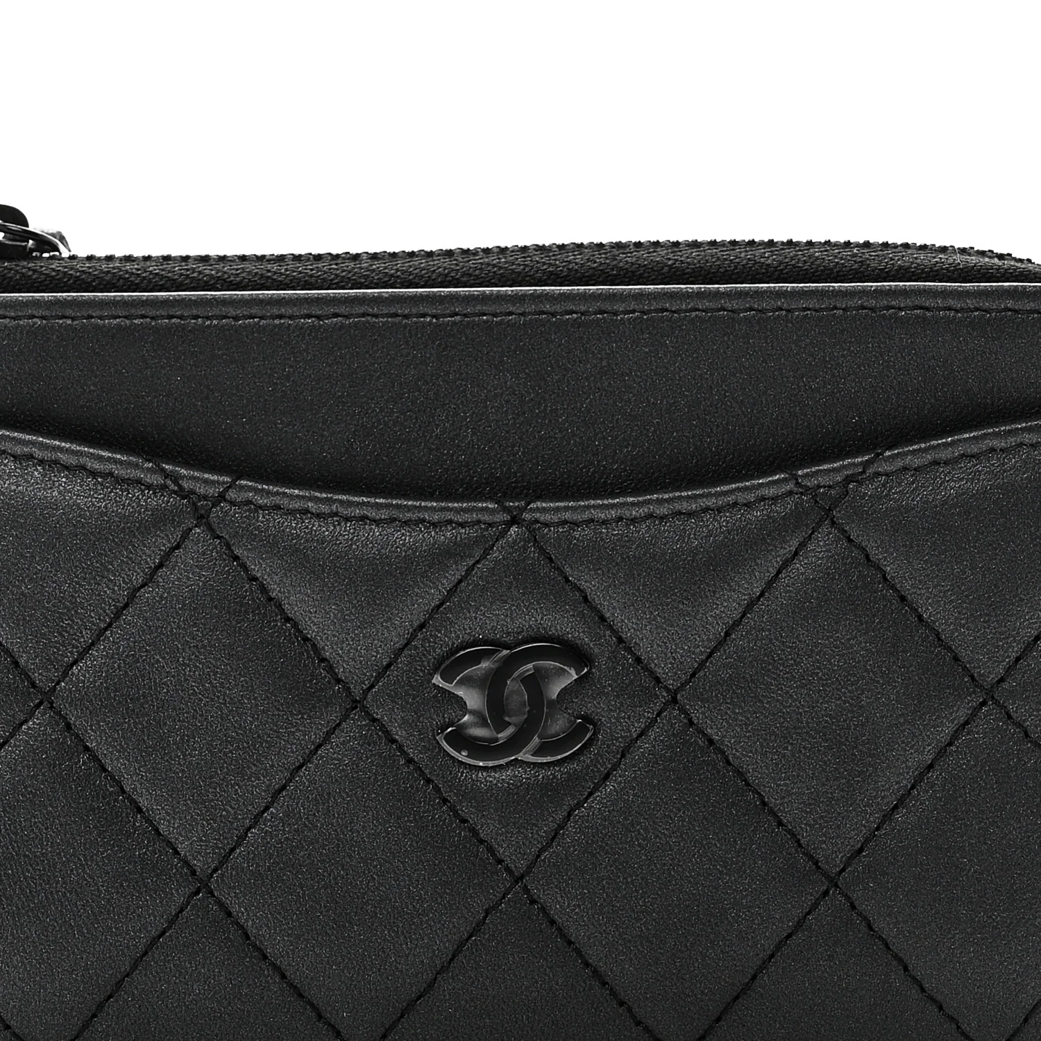 Pearly Lambskin Quilted Zip Card Holder So Black - Image 8