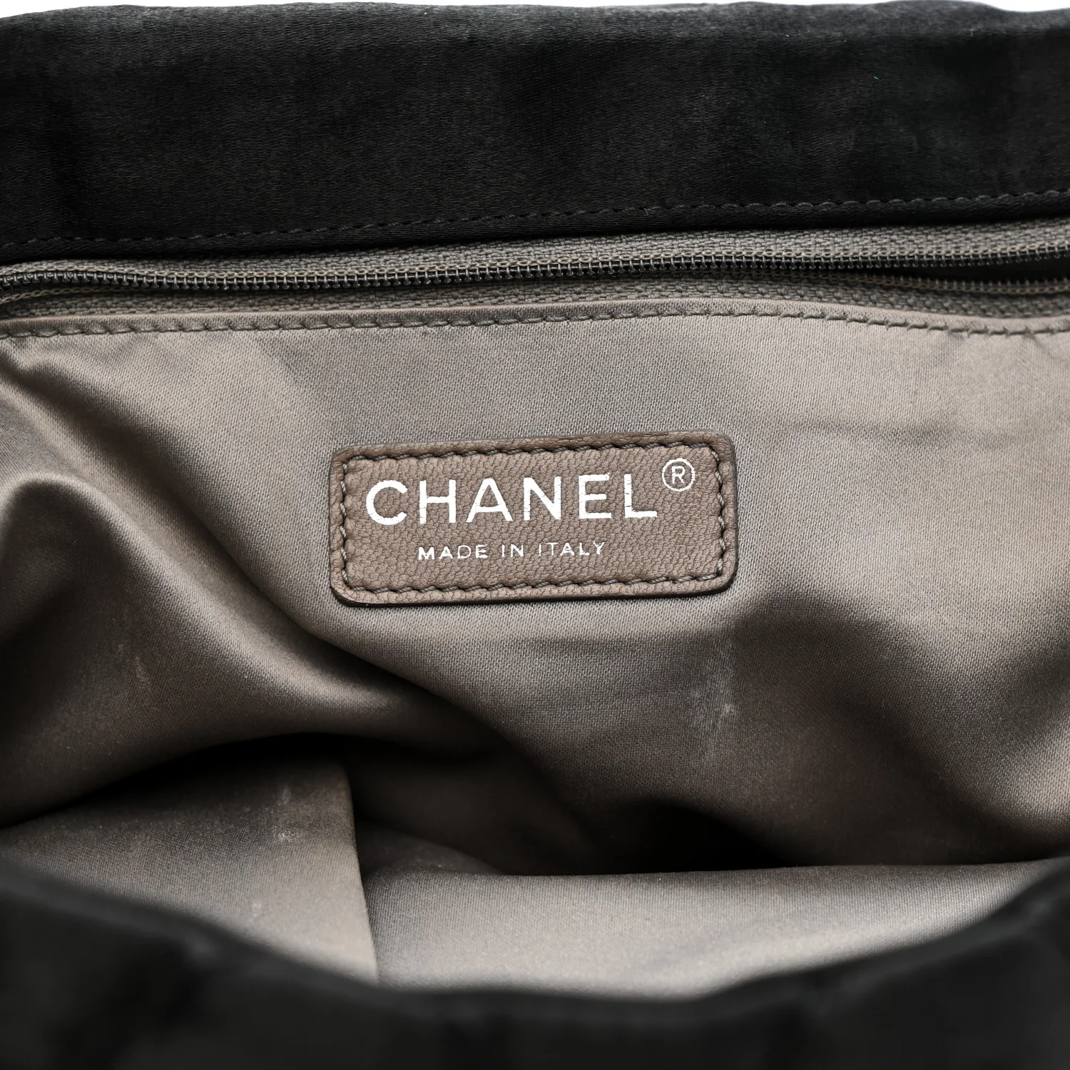 Satin Quilted XL Flap Black - Image 6