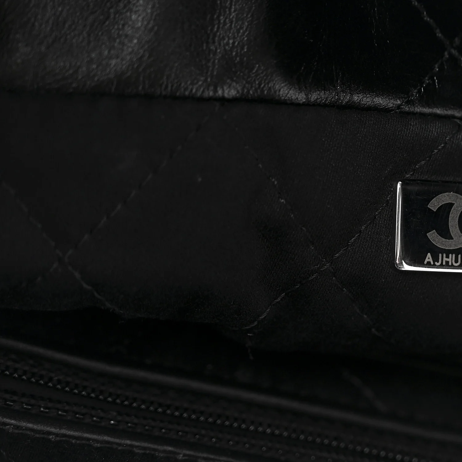 Shiny Calfskin Quilted Chanel 22 Black - Image 8