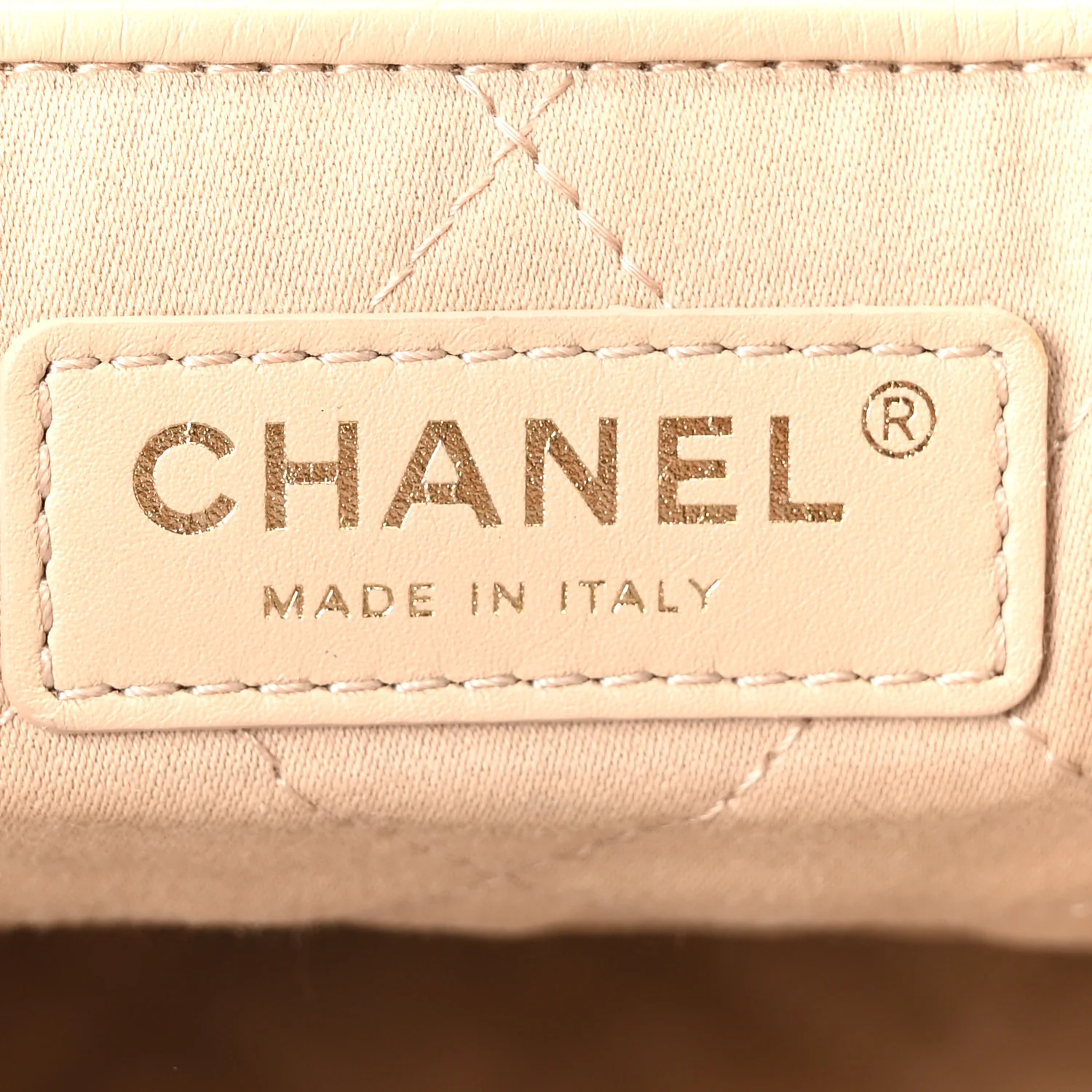 Shiny Calfskin Quilted Chanel 22 White - Image 7