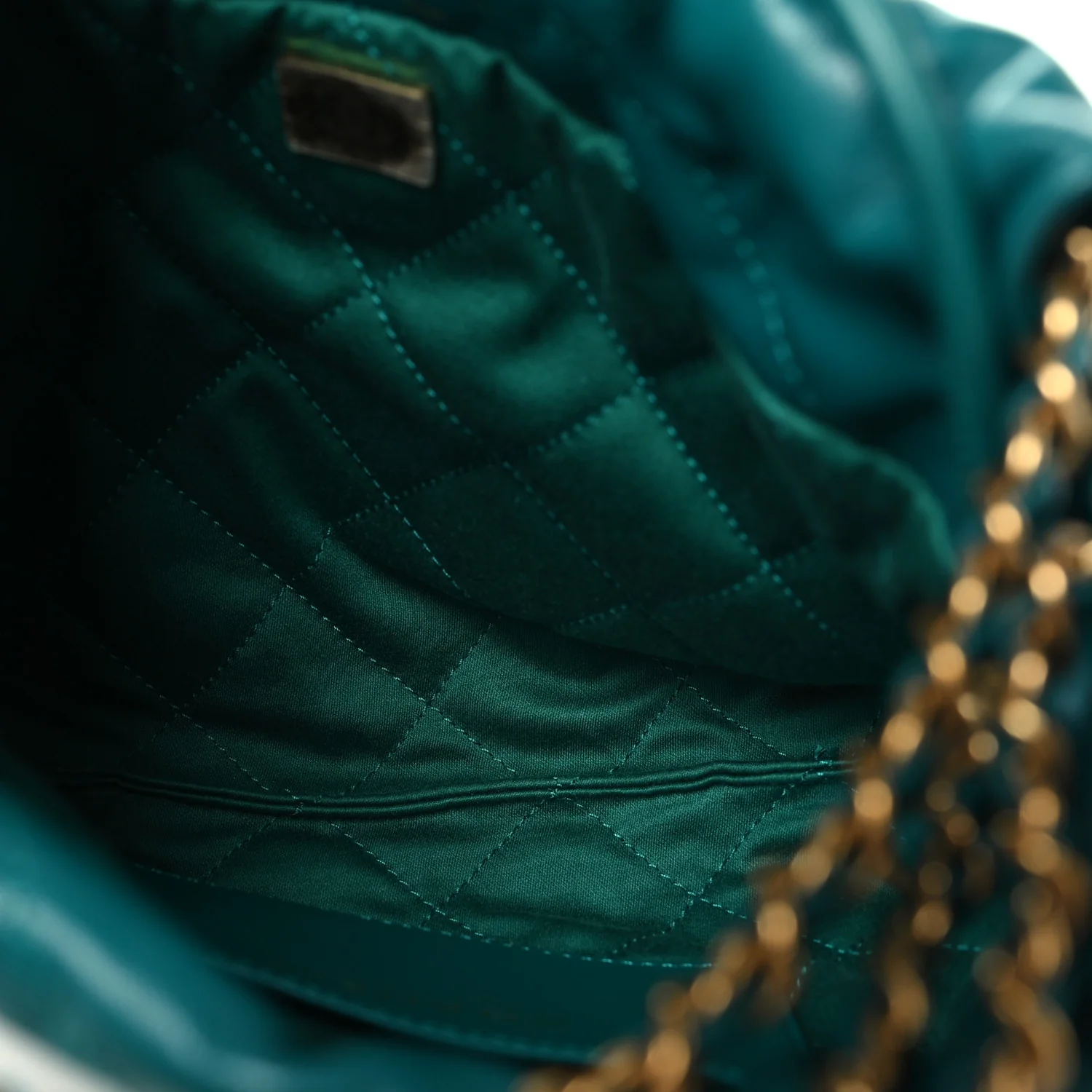 Shiny Calfskin Quilted Mini Chanel 22 Green - Image 5